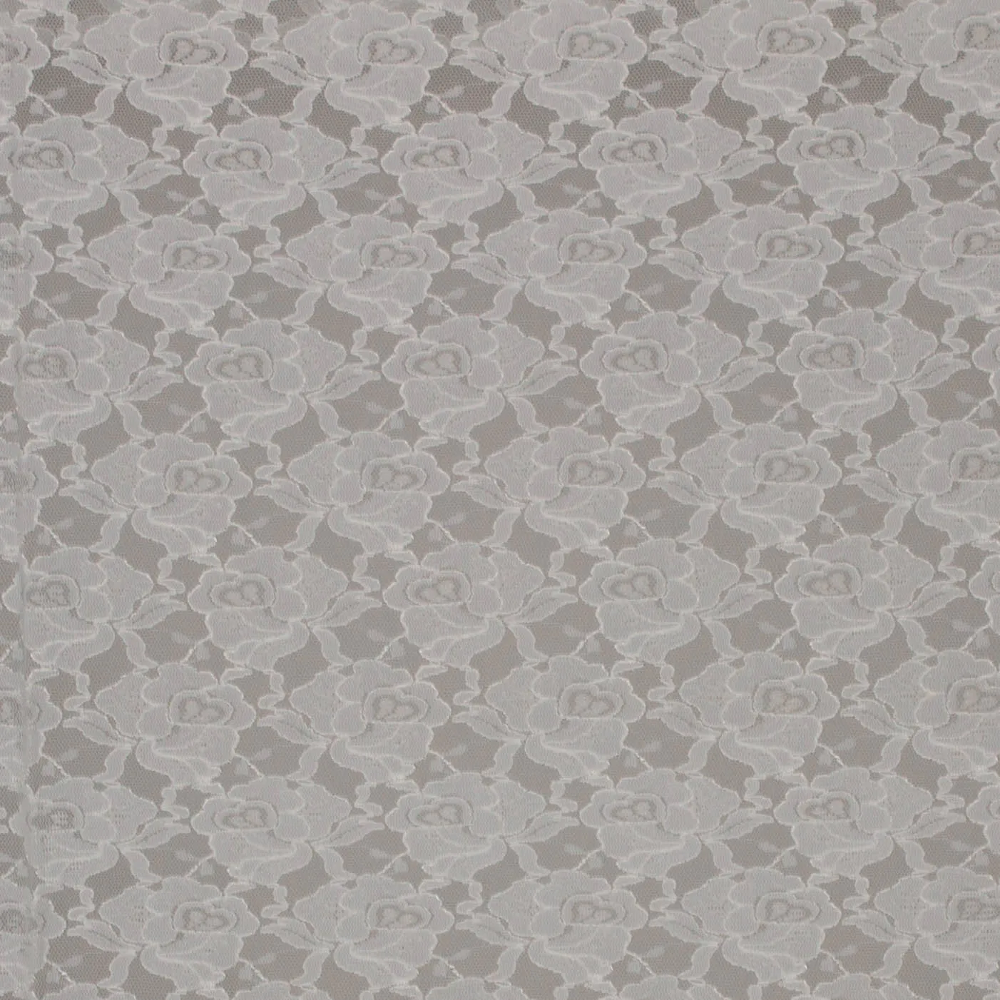 Witte kant met bloemenmotief