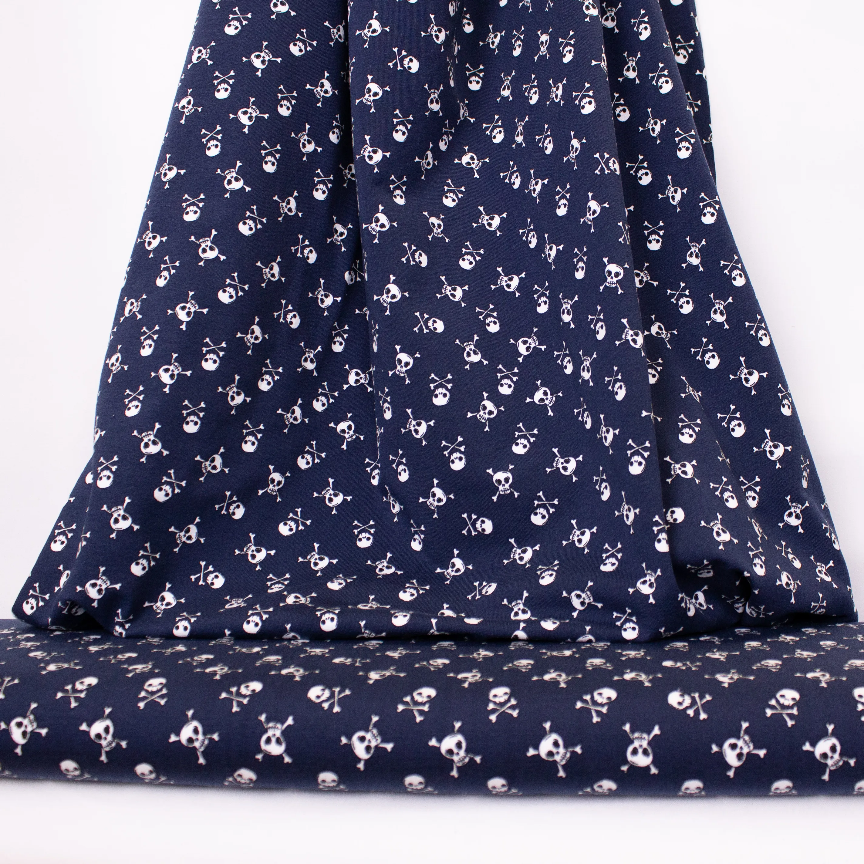 Donkerblauwe katoen tricot met doodshoofden