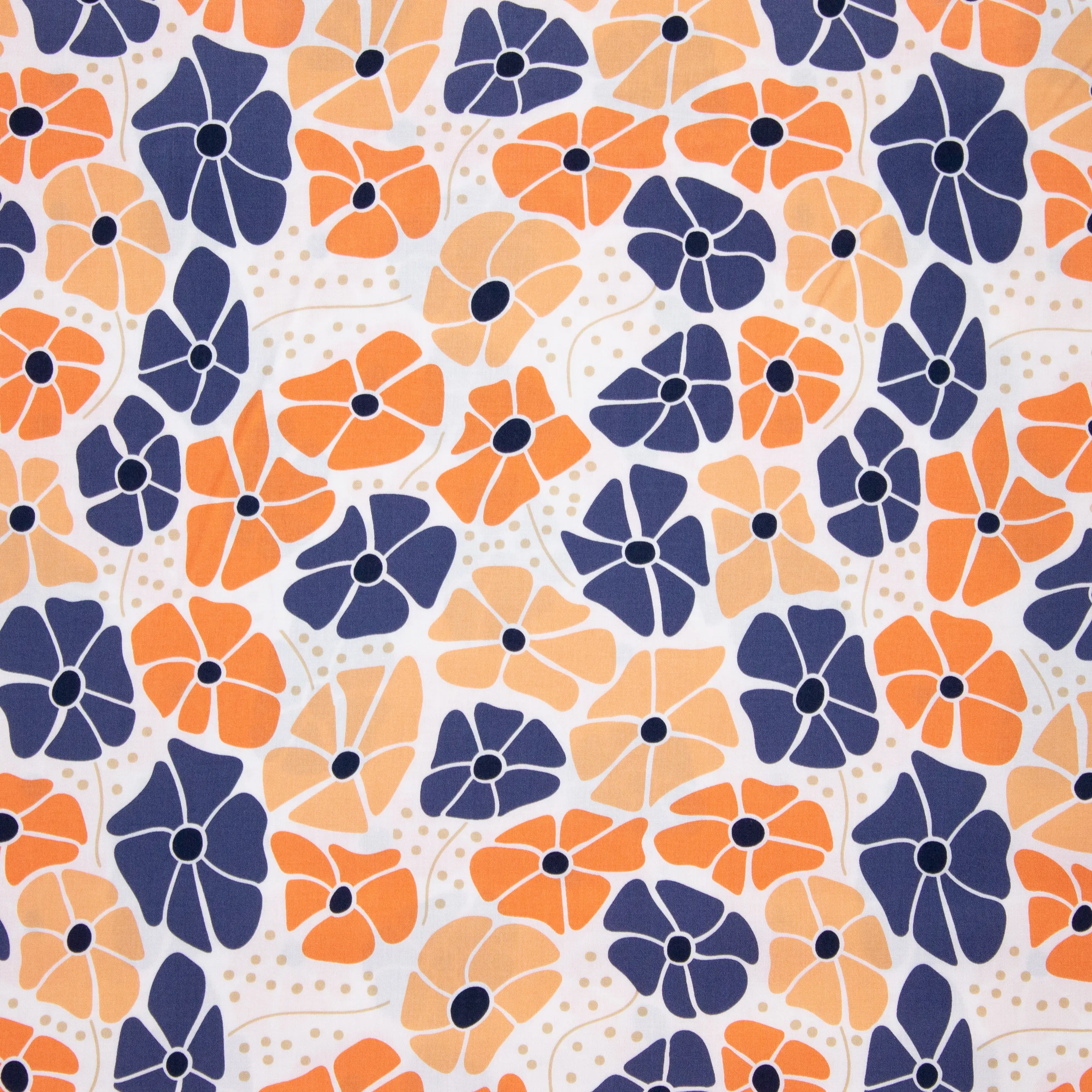 Witte viscose met blauwe en zalmroze bloemen van Cloud 9