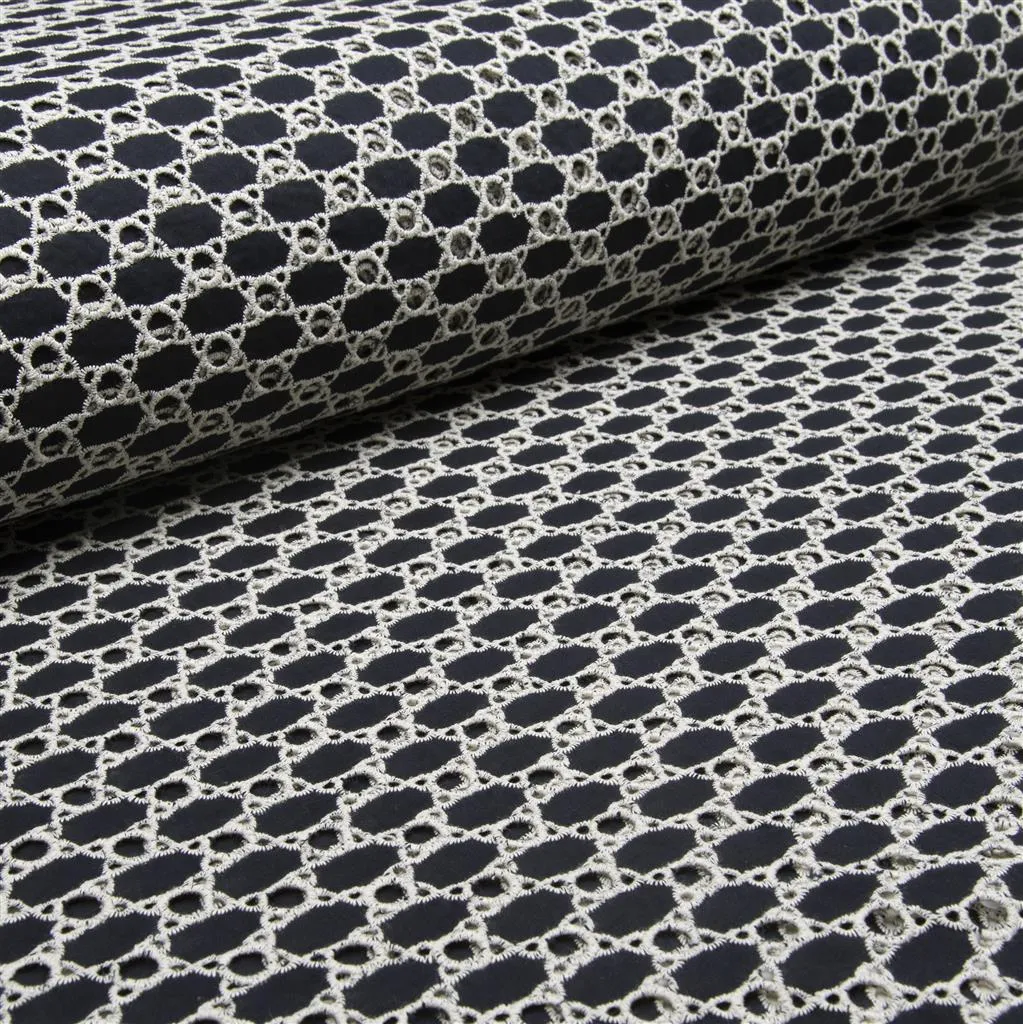 Broderie katoen met wit patroon - Burda