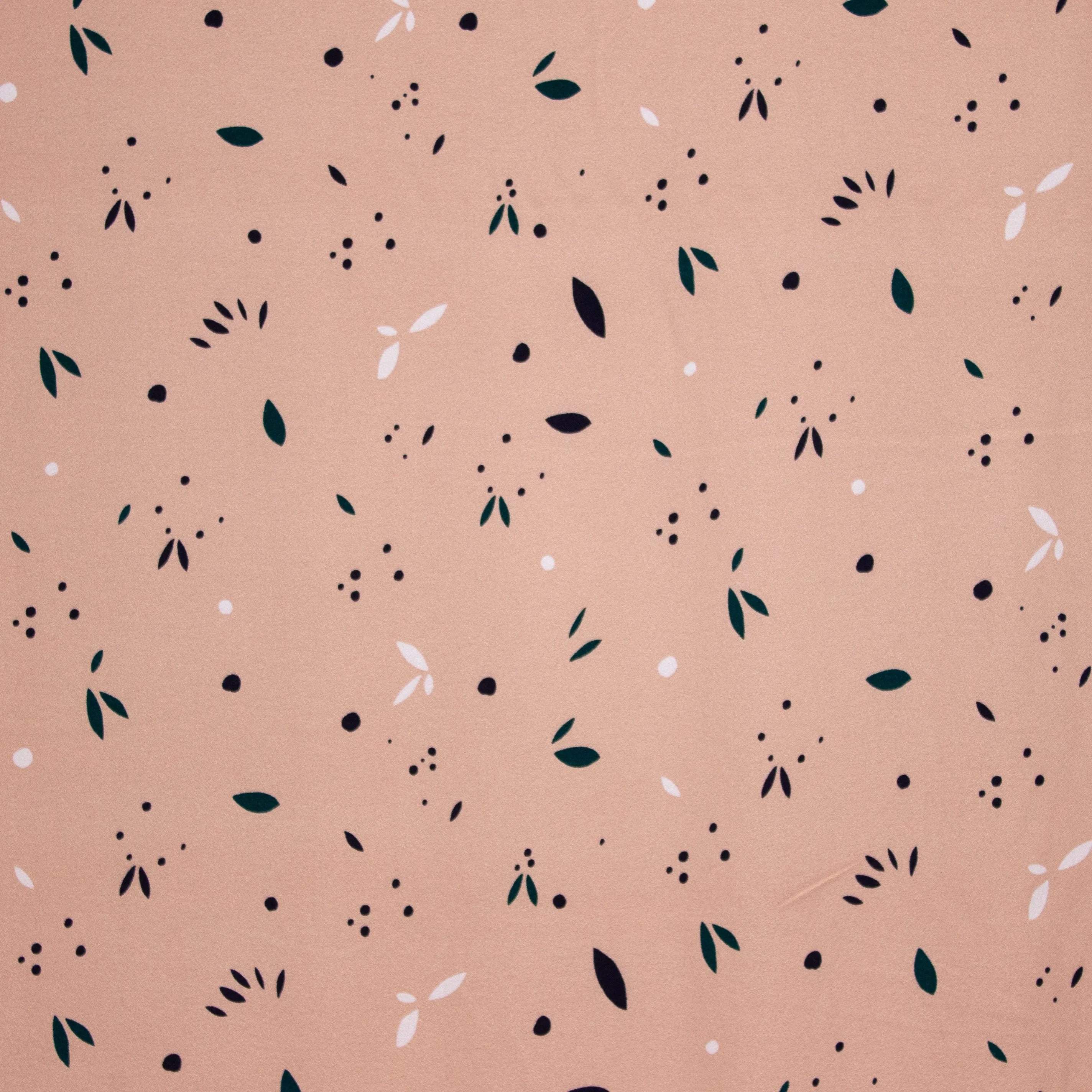 Roze ecovero viscose met zwarte en witte spatten en blaadjes - Mind The Maker