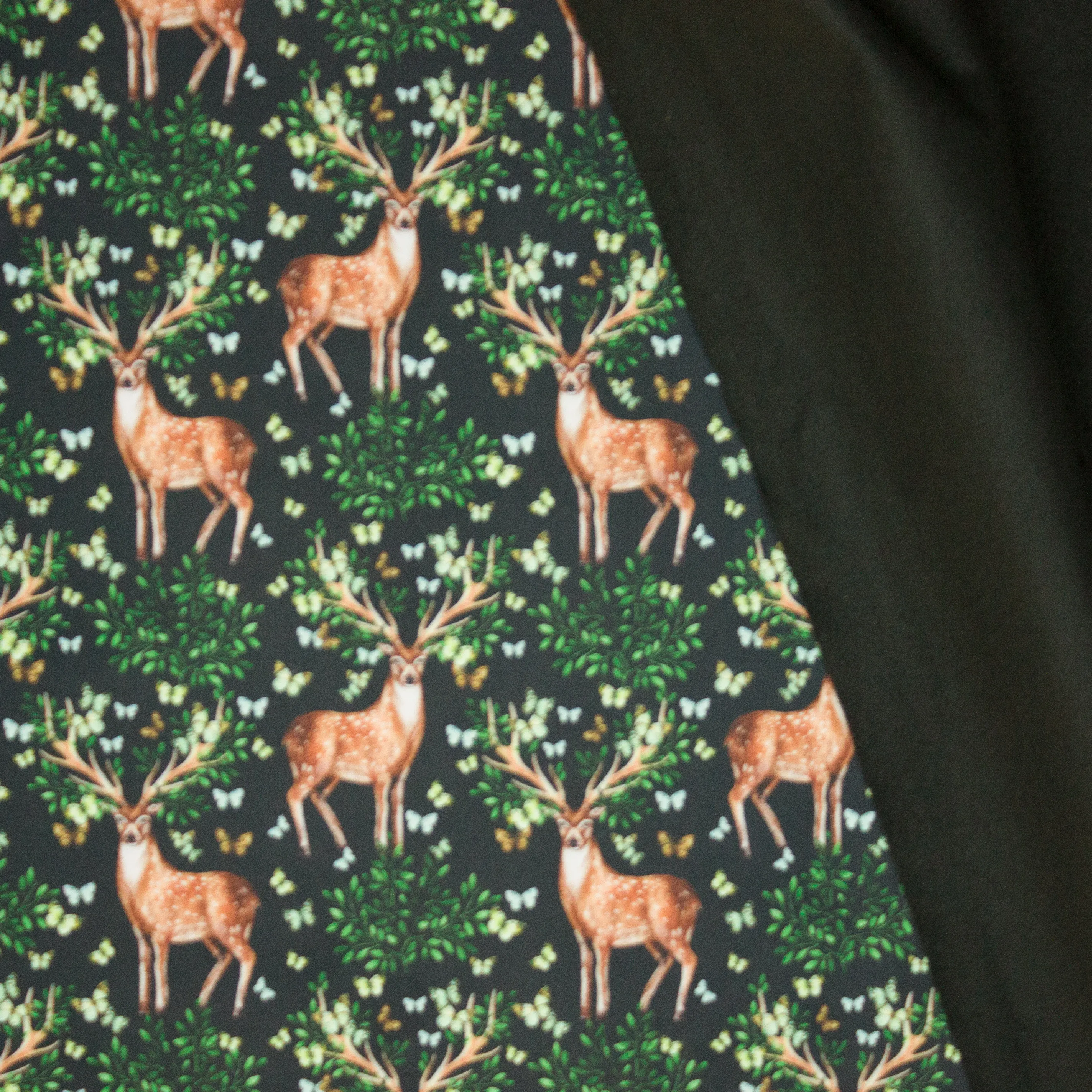 Softshell zwart met herten - Stitched by You