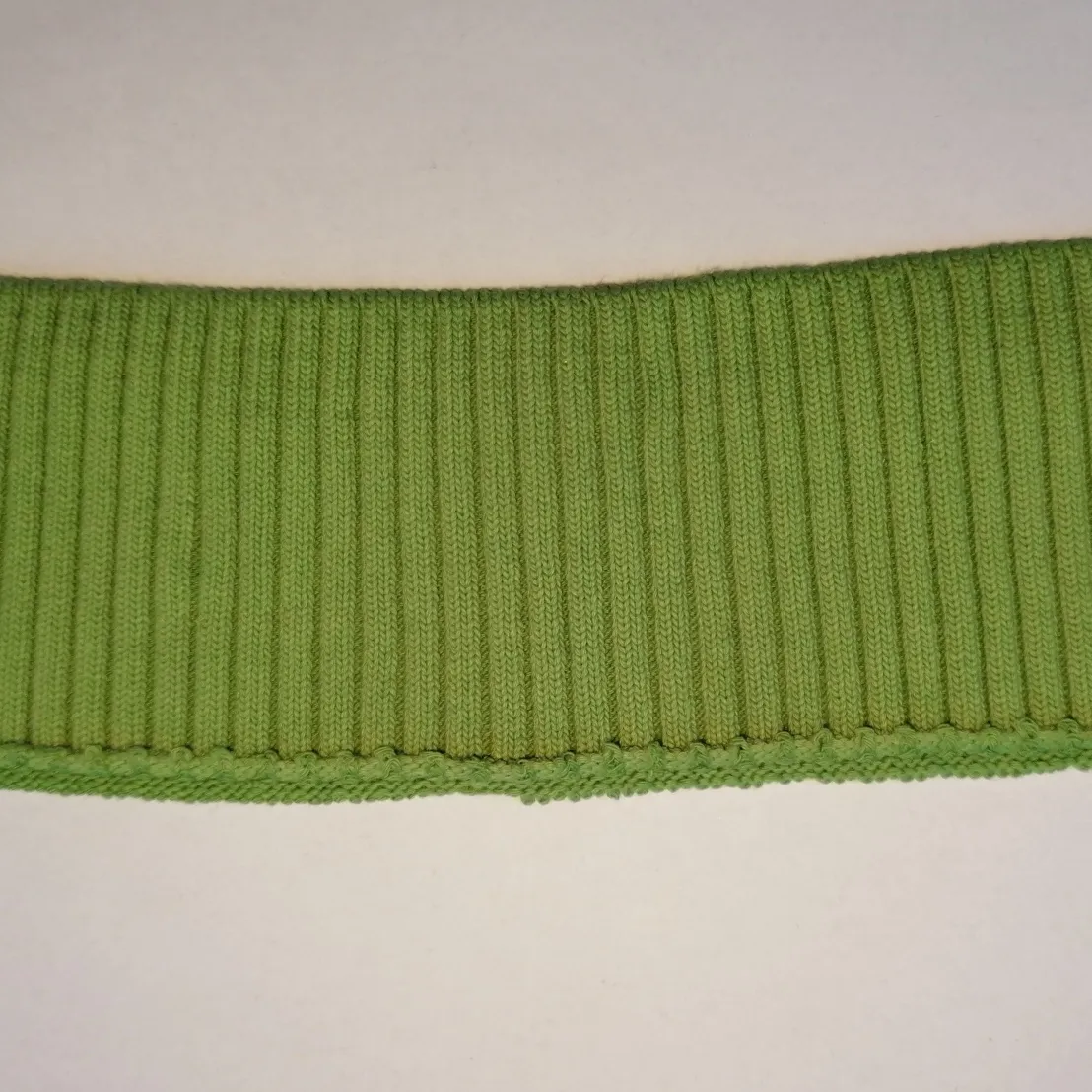 Lichtgroene cuff (boordstof)