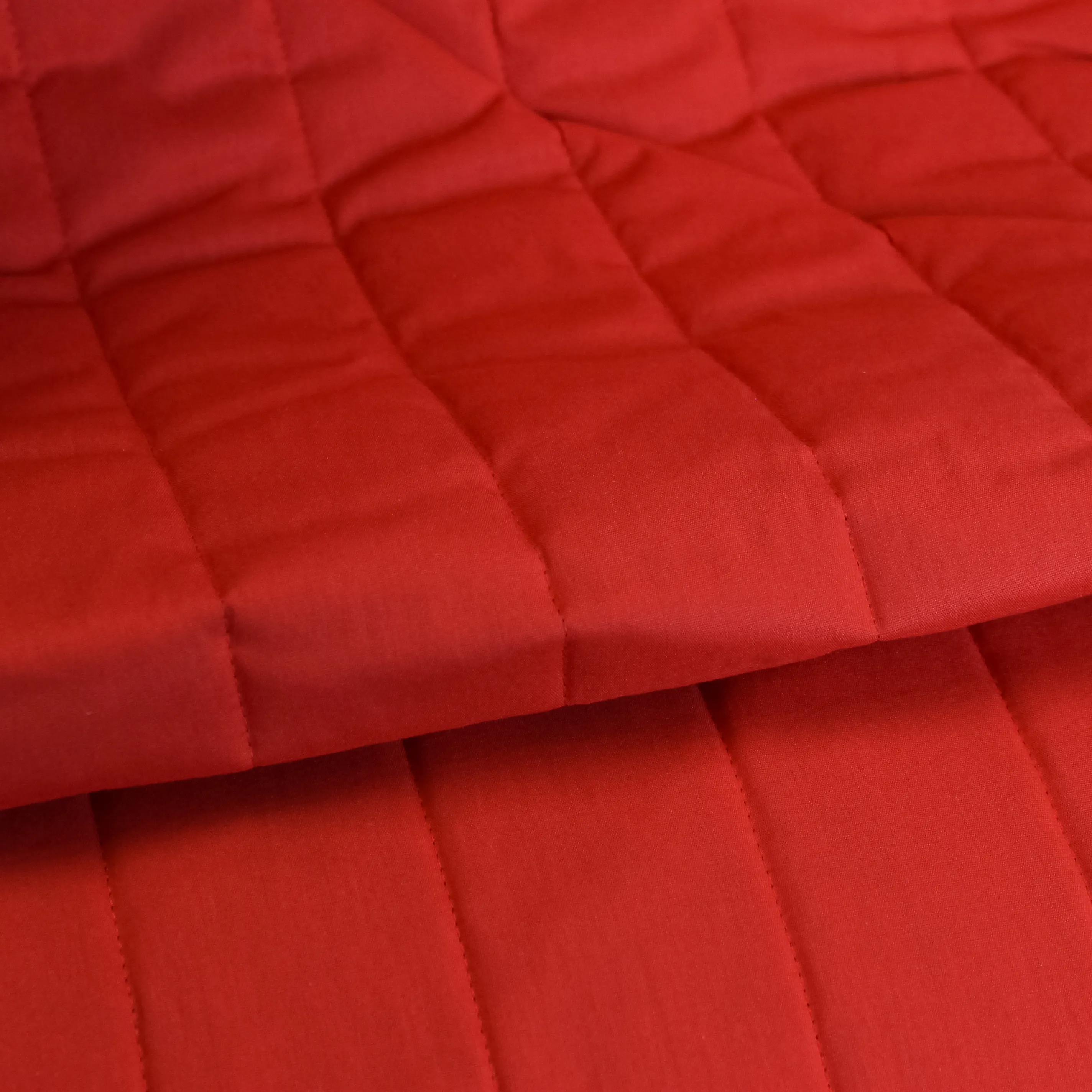Dubbelzijdige matelassé in rood en blauw - La Maison Victor