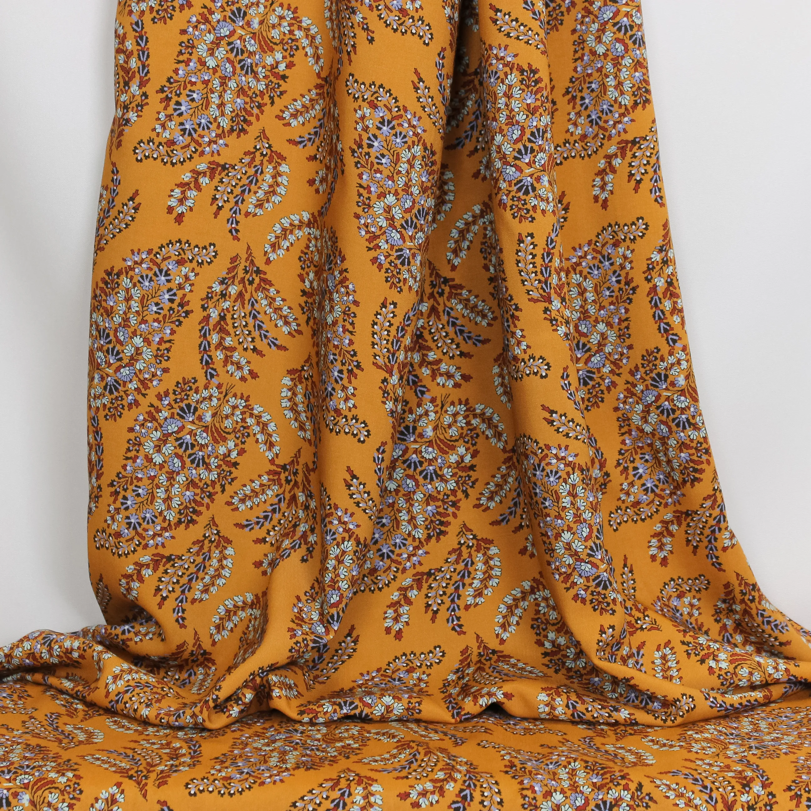 Oranje viscose met bloemen - La Maison Victor