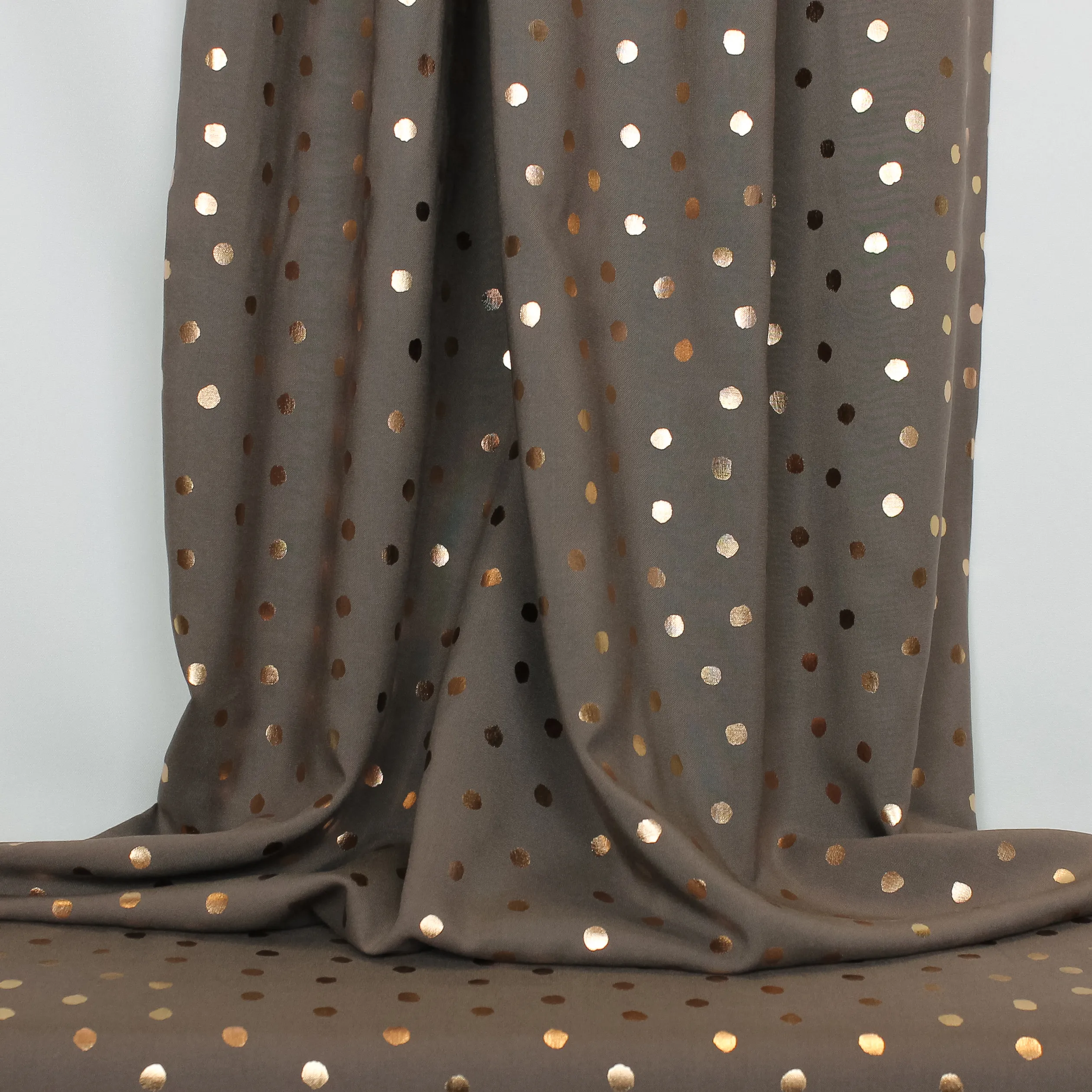 Bruine viscose chally met gouden foil stippen
