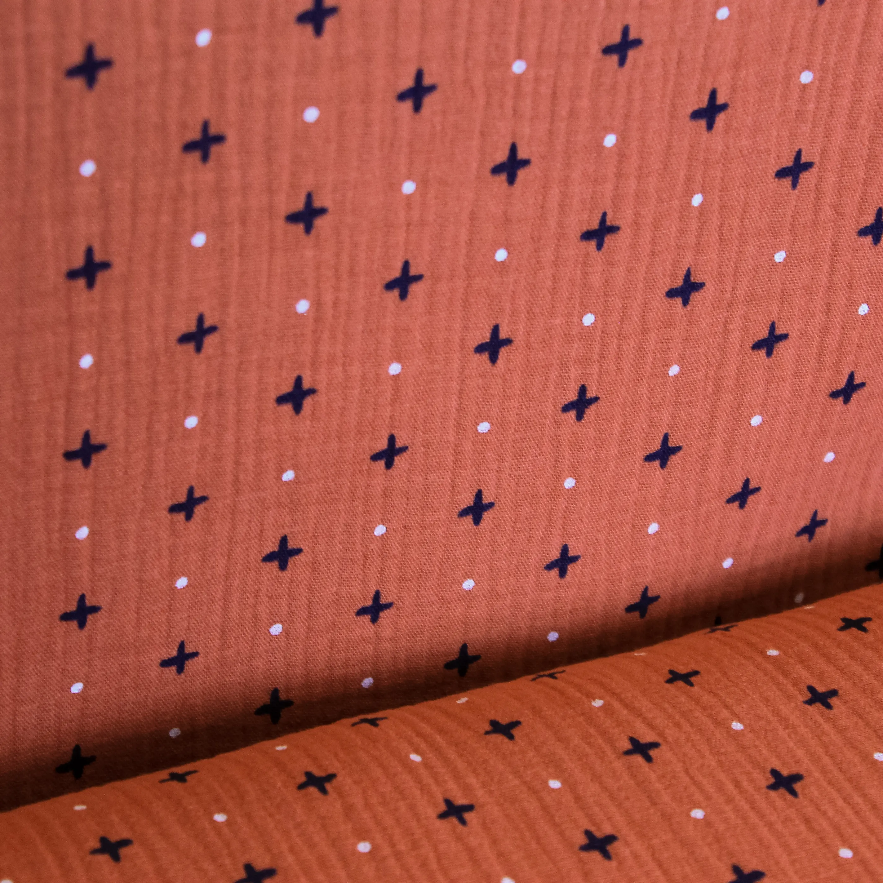 Double gauze bruin 'kruisjes en puntjes' - Poppy