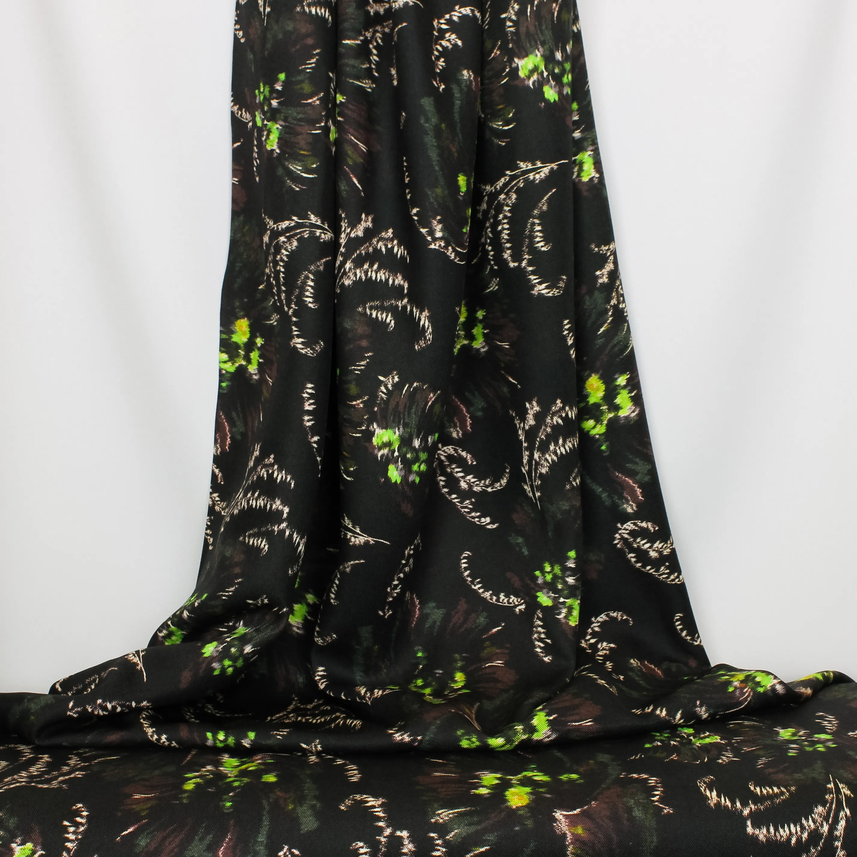 Donkere viscose met abstract bloemenmotief