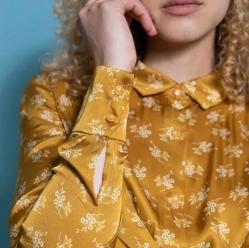Viscose oker/goud met witte bloemetjes - La Maison Victor
