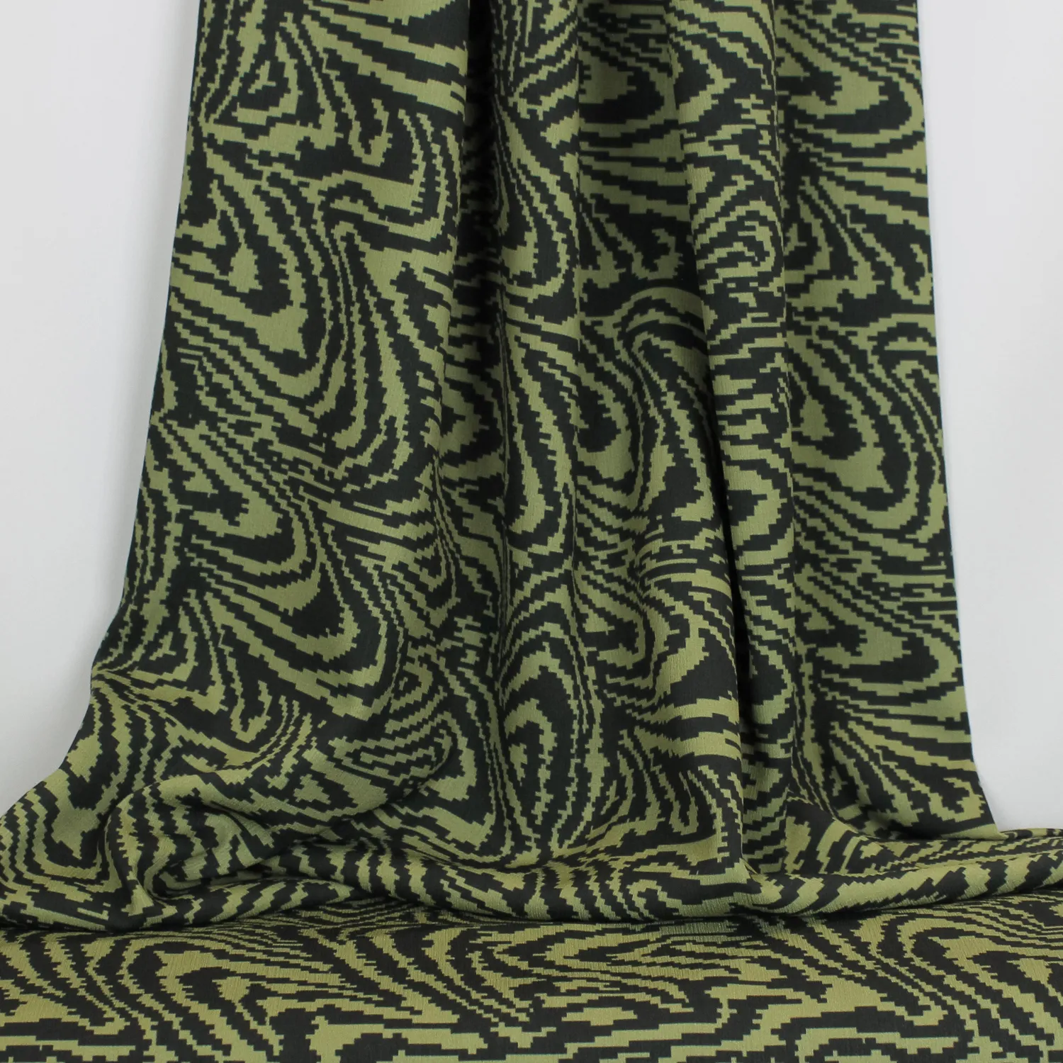 Polyester crêpe groen 'Pixeled Wave' - Burda