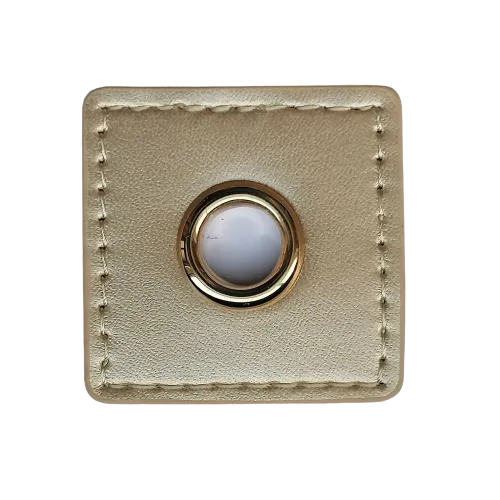Nestelogen (goud 11 mm) op goud imitatieleder vierkant (40 mm)