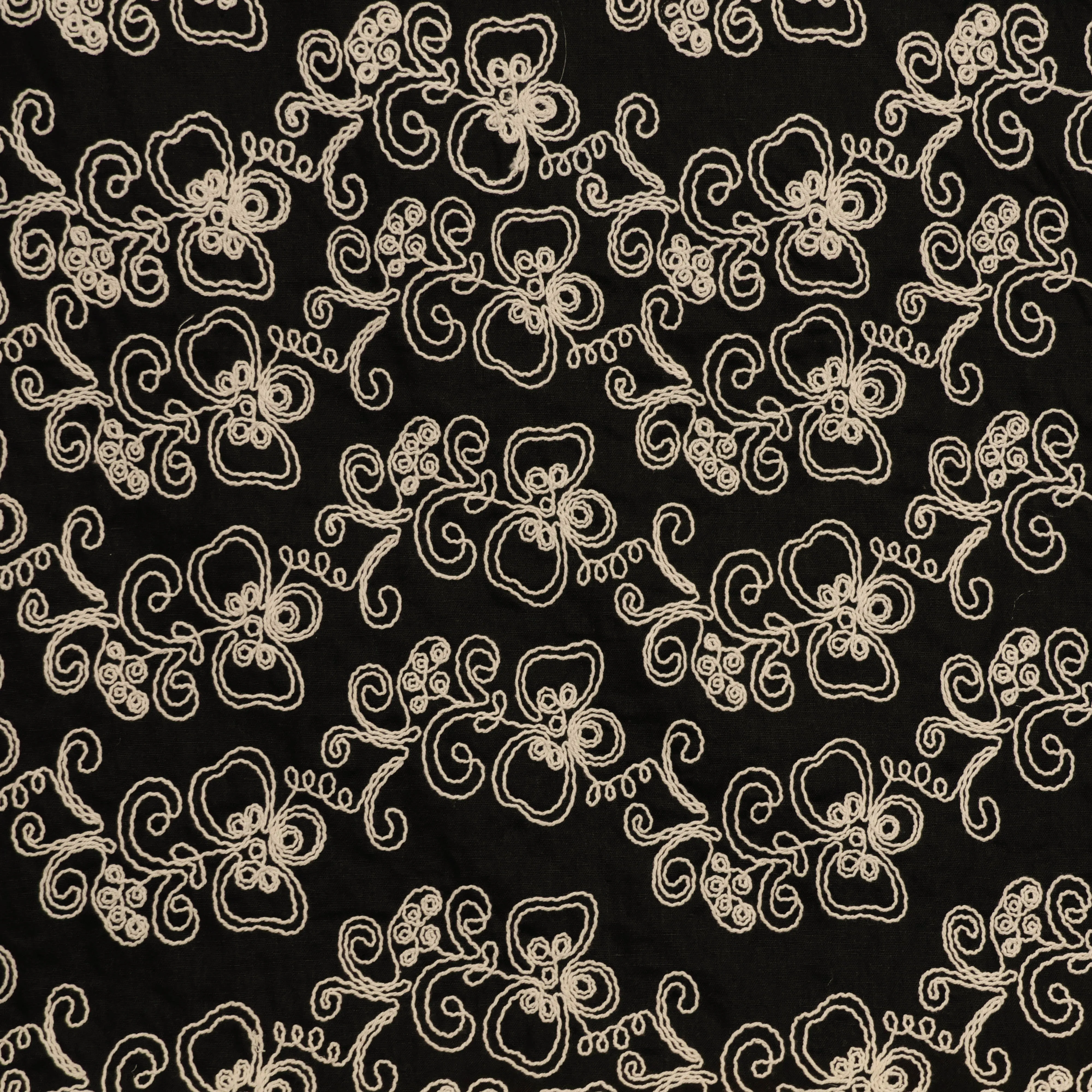 Viscose linnen met ecru geborduurde bloemen