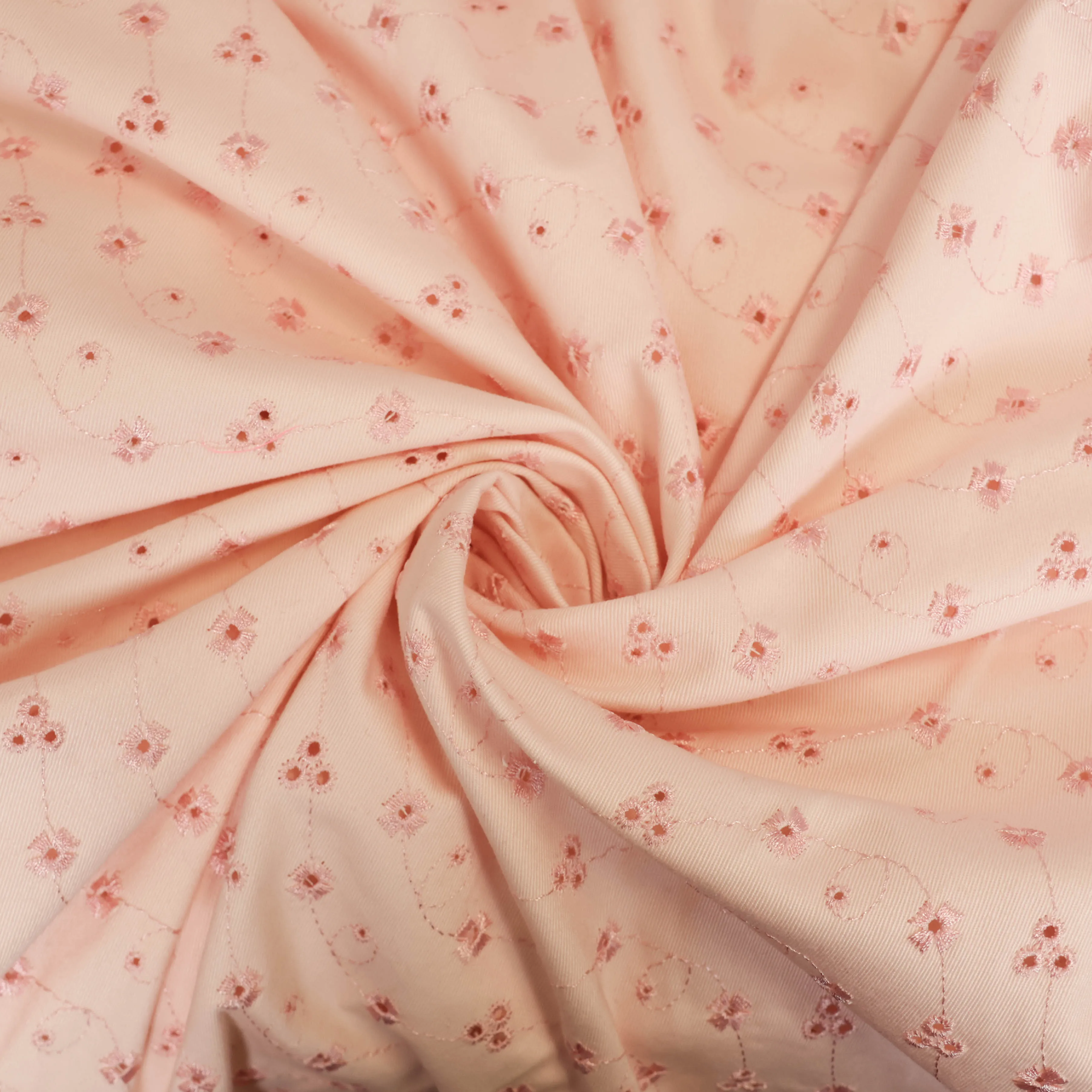 Broderie roze met bloemen