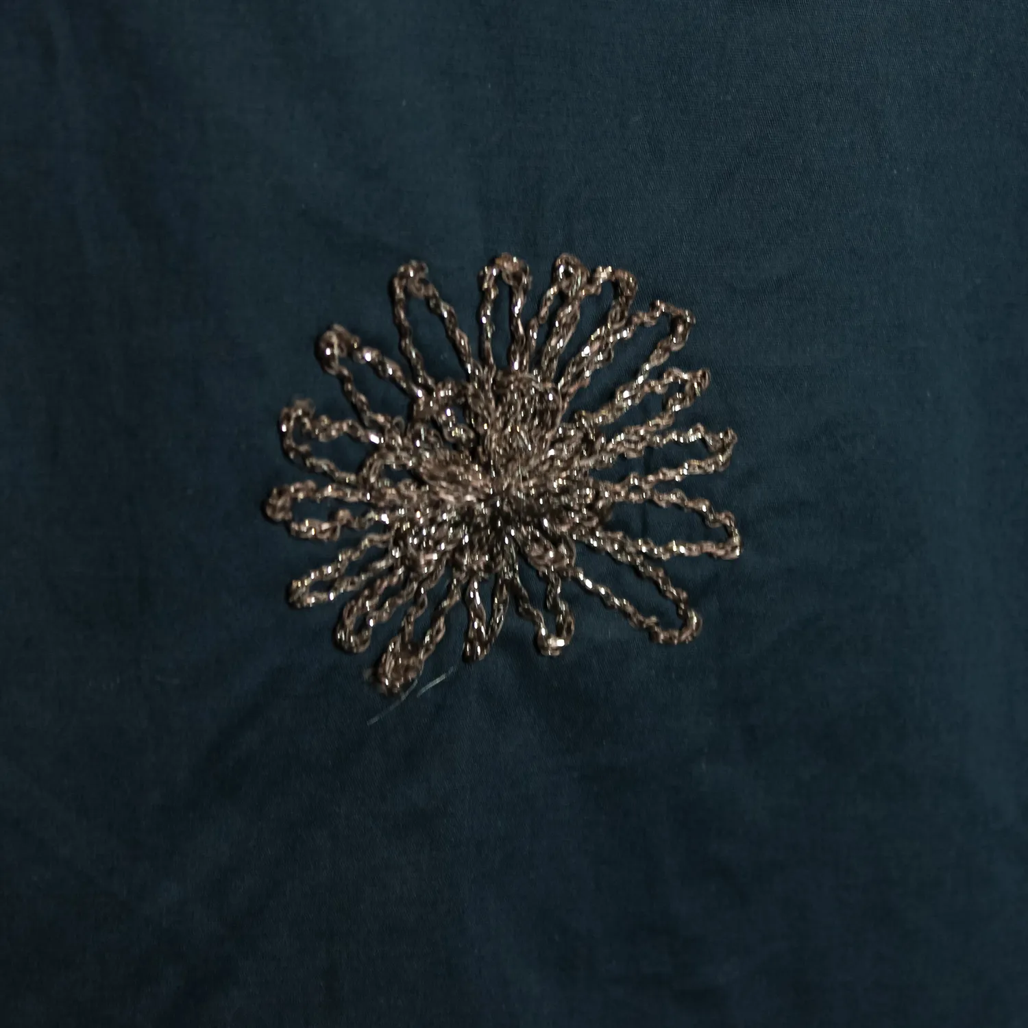 Katoen elasthane blauw met lurex geborduurd