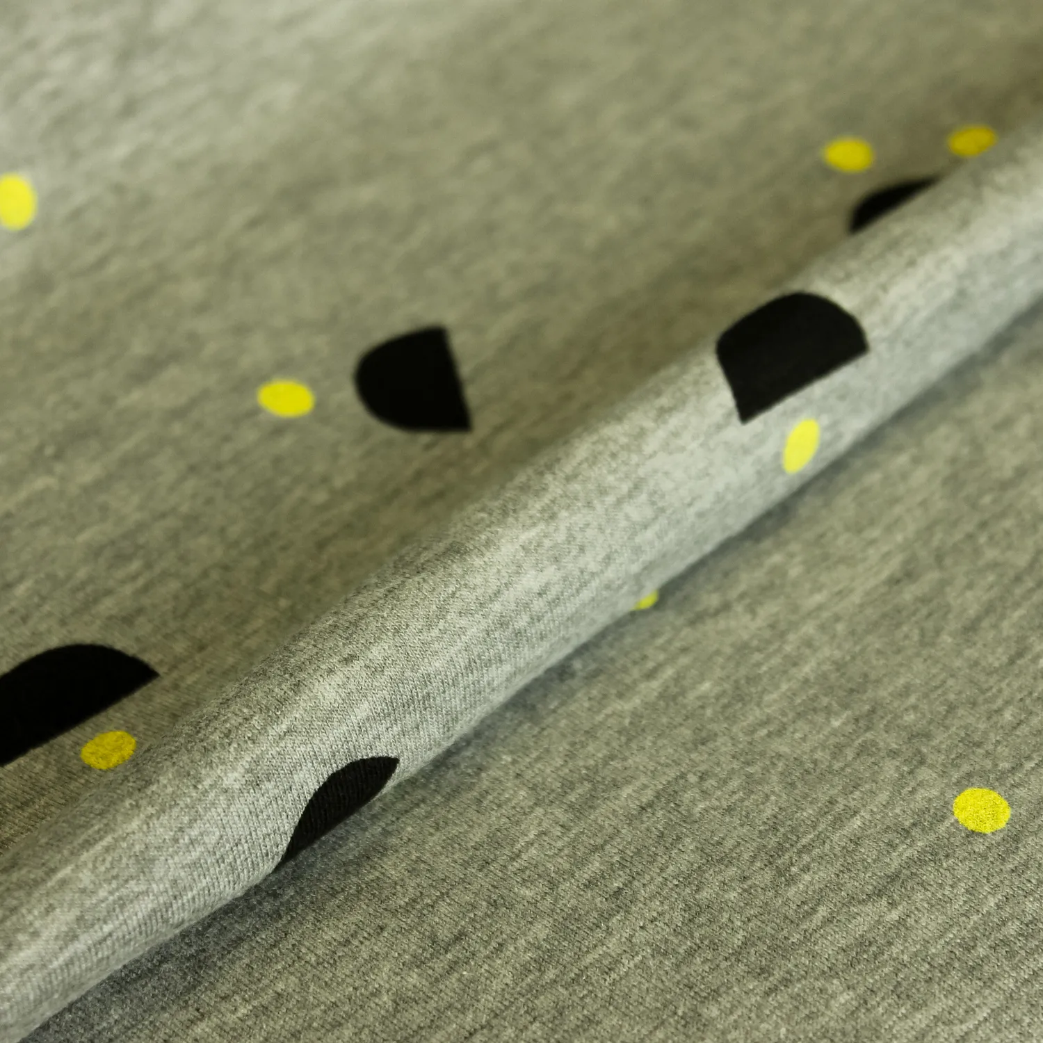 Tricot grijs met figuren - Katia Fabrics