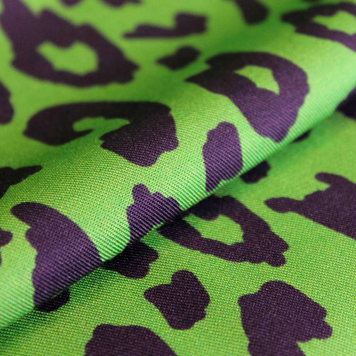 Viscose groen met luipaardprint