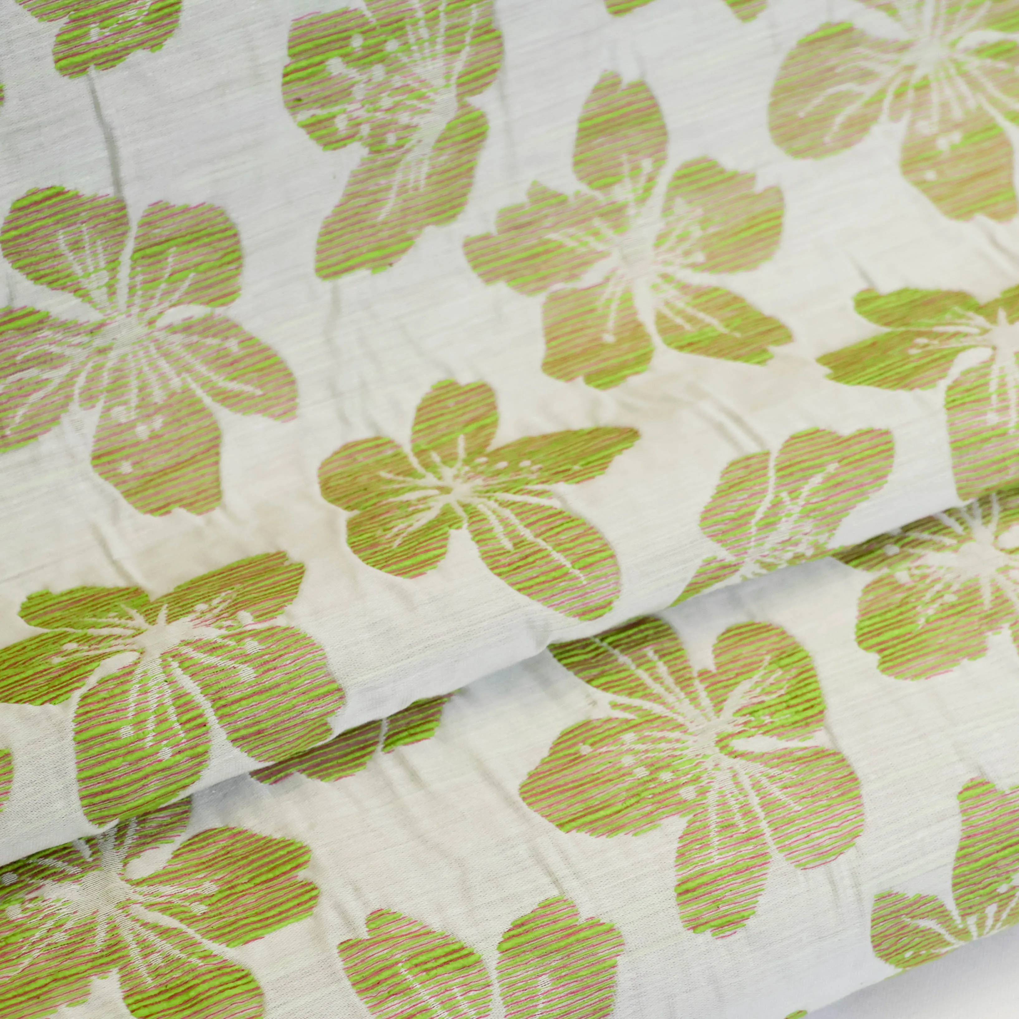 Jacquard gebroken wit met gestreepte bloemen 'Bright Olive Garden' - Knipmode
