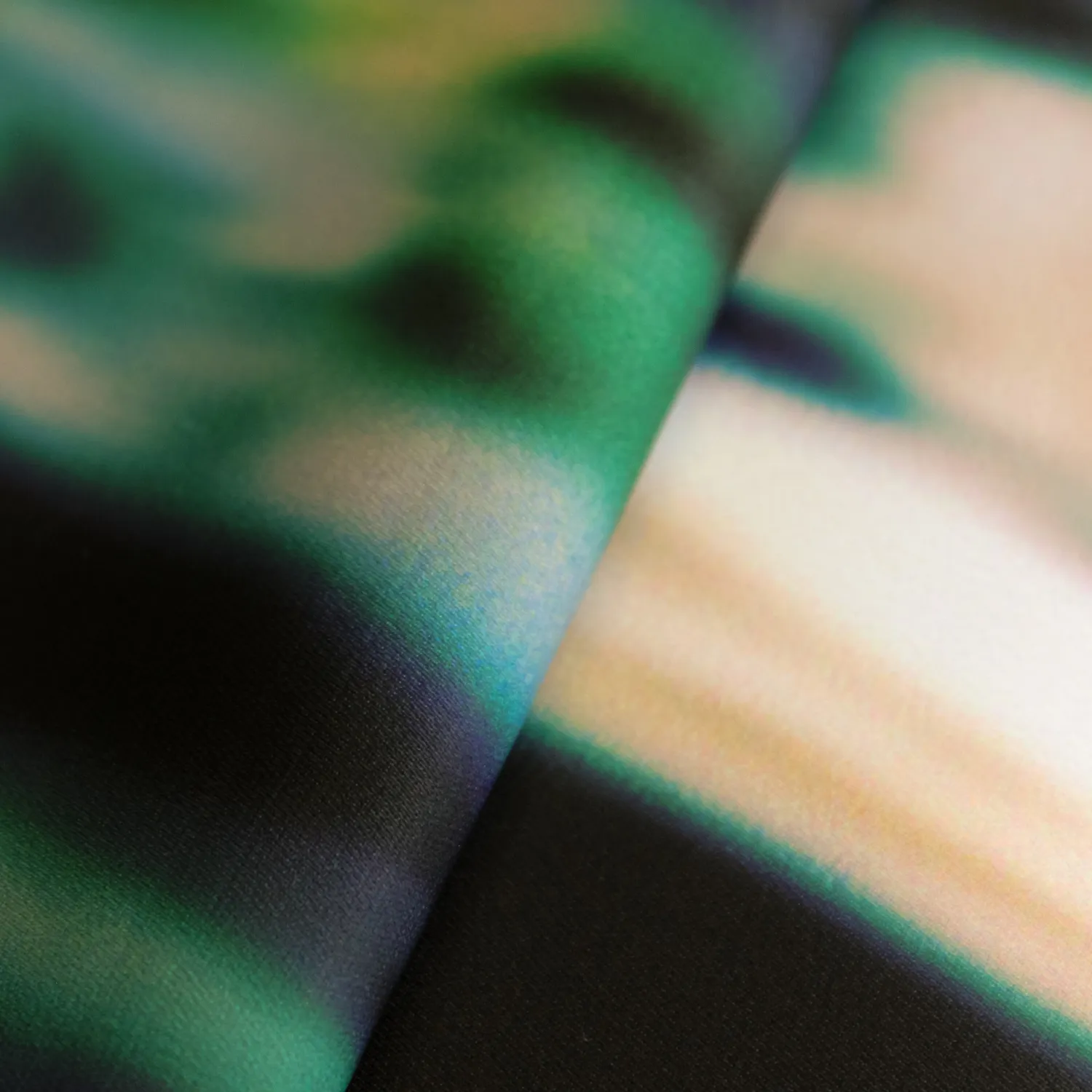 Polyester groen met abstract motief
