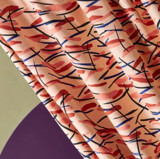 Viscose twill lichtroze abstracte strepen - Atelier Brunette