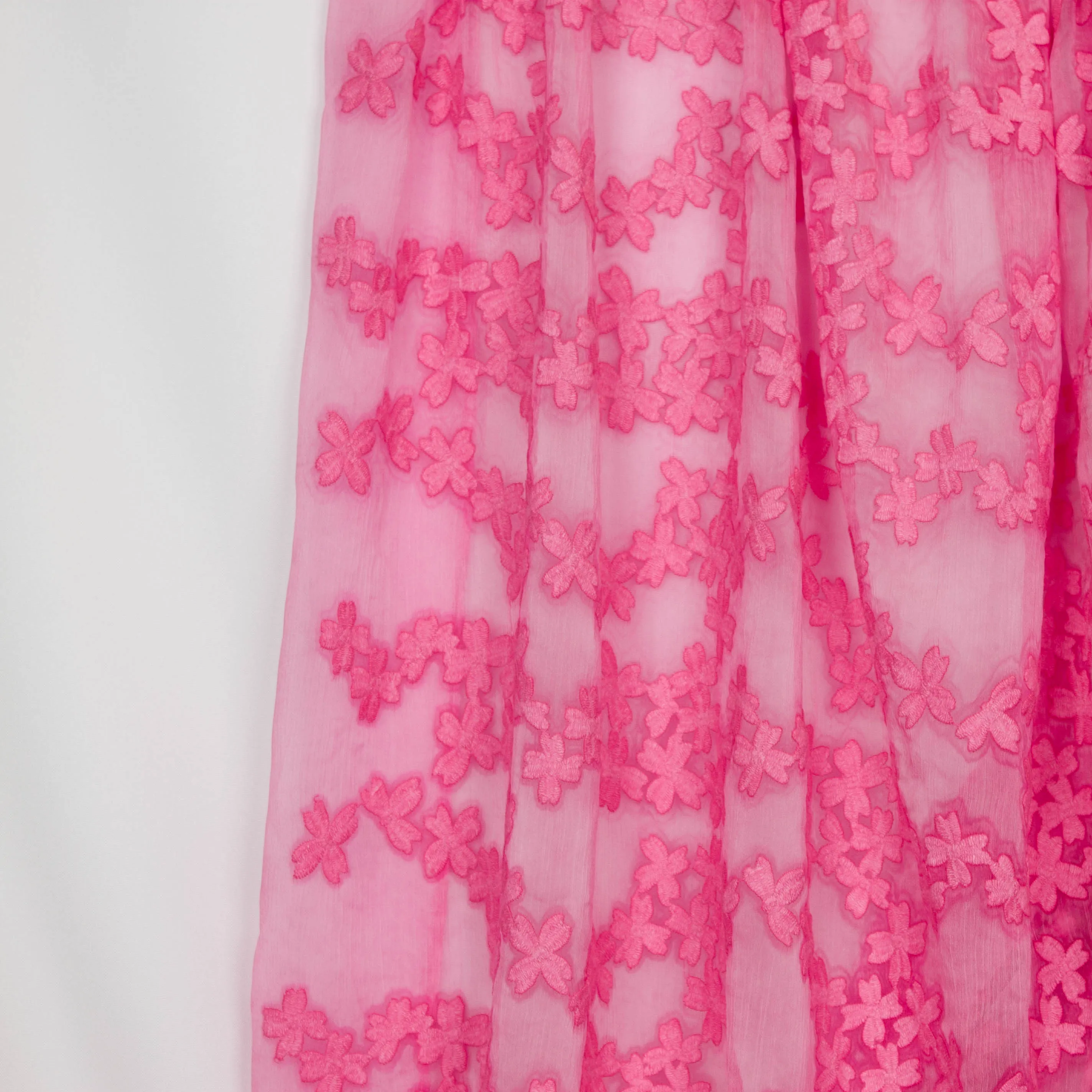 Zachte voile jacquard met felroze bloemetjes - Lorré
