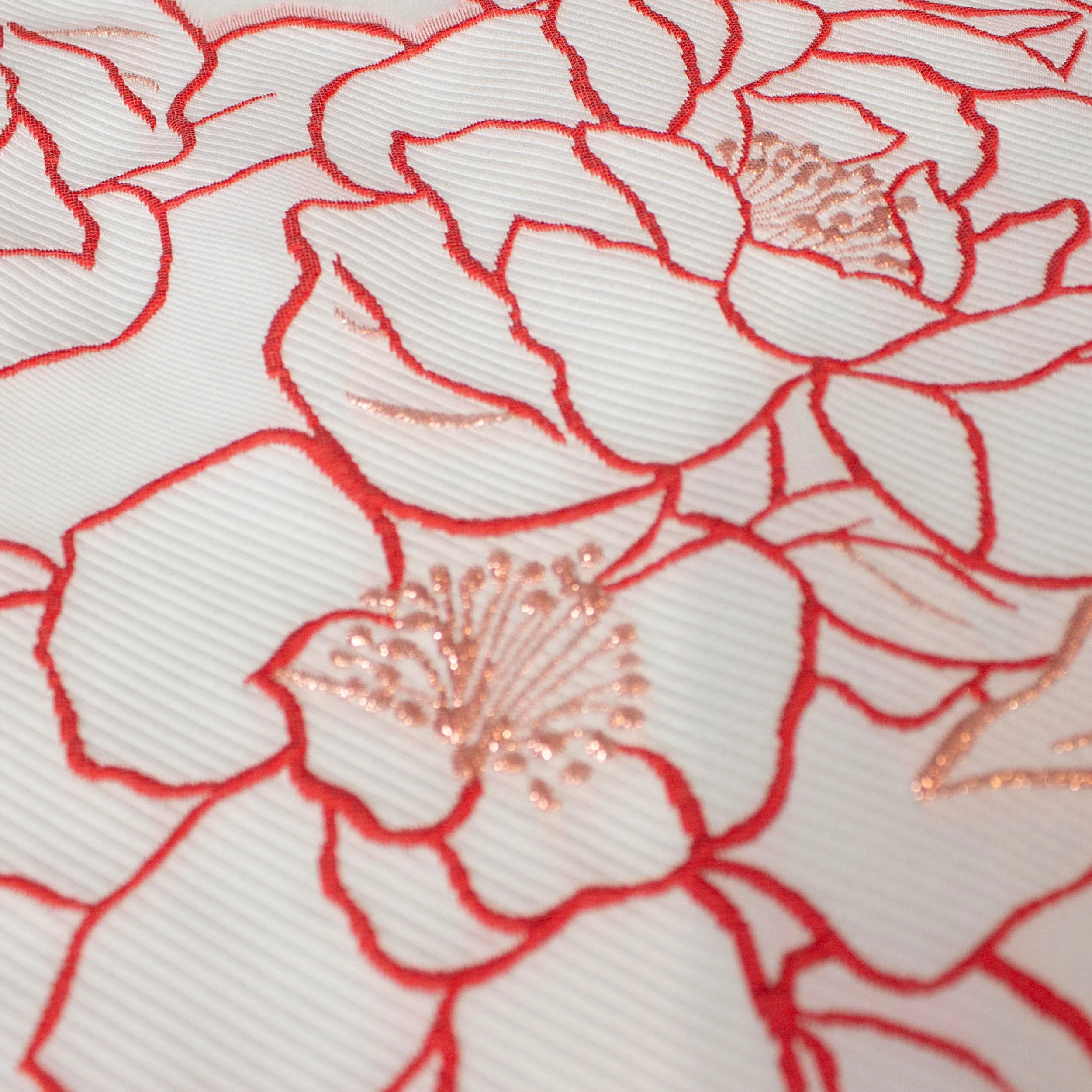 Jacquard broderie doorschijnend met witte en rode bloemen afgewerkt met lurexdraad - Lorré