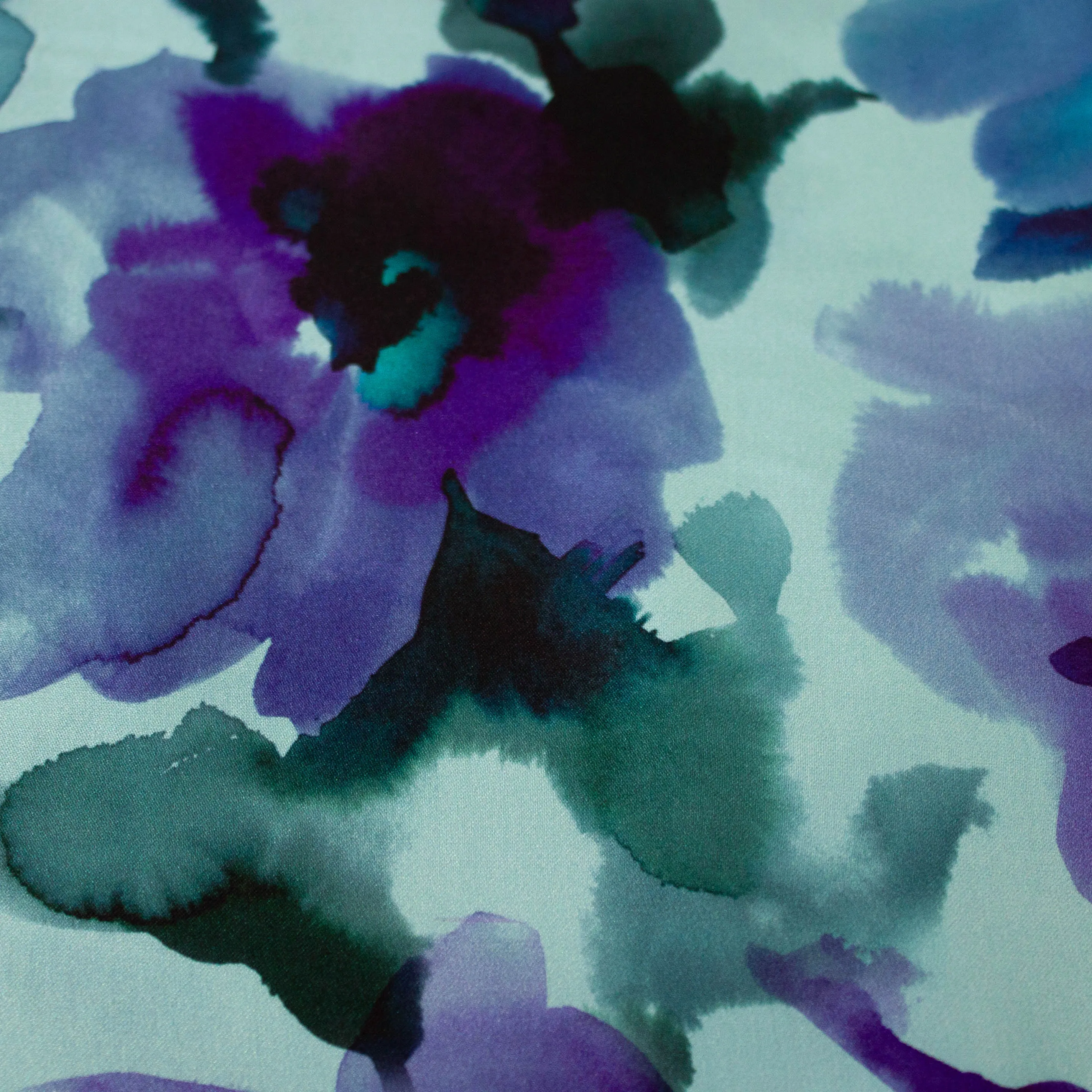 Zijde viscose mengeling wit met paarse en blauwe bloemen - Alta Moda - Lorré