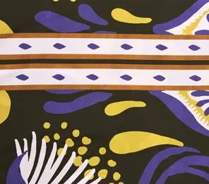 Satijn paneel zwart met abstracte bloemen/bladeren - Knipmode