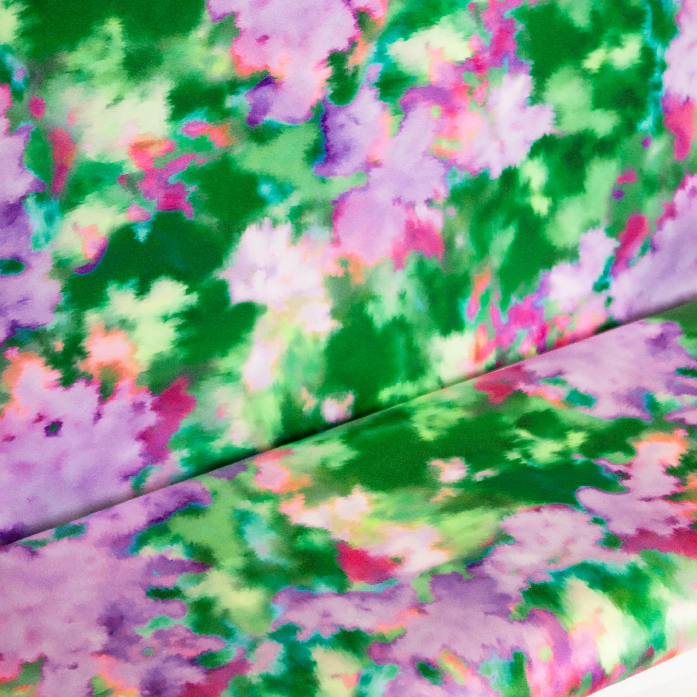 Satijn polyester met wazige groene en paarse print - A La Ville