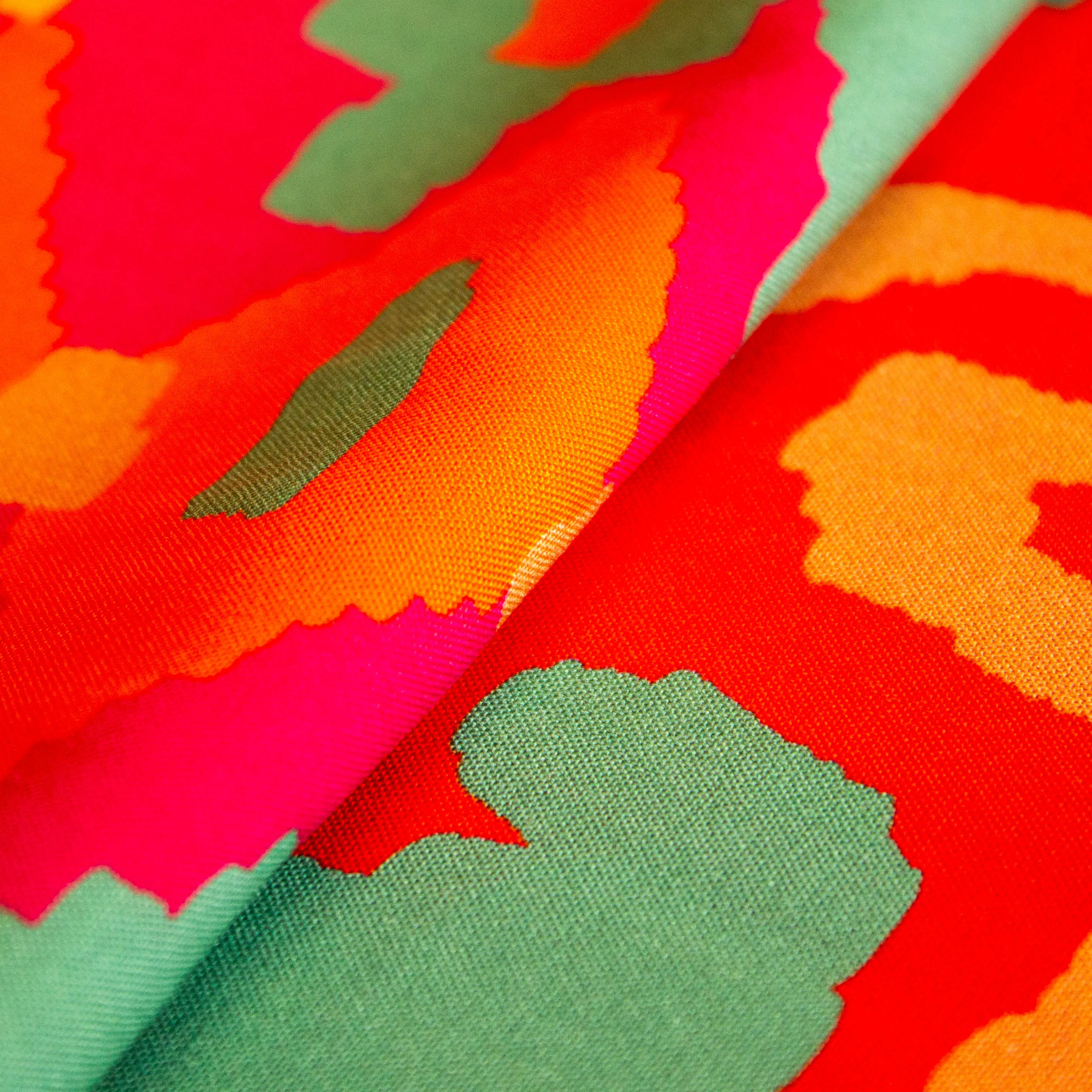 Viscose fushia met kleurrijk patroon - Katia Fabrics