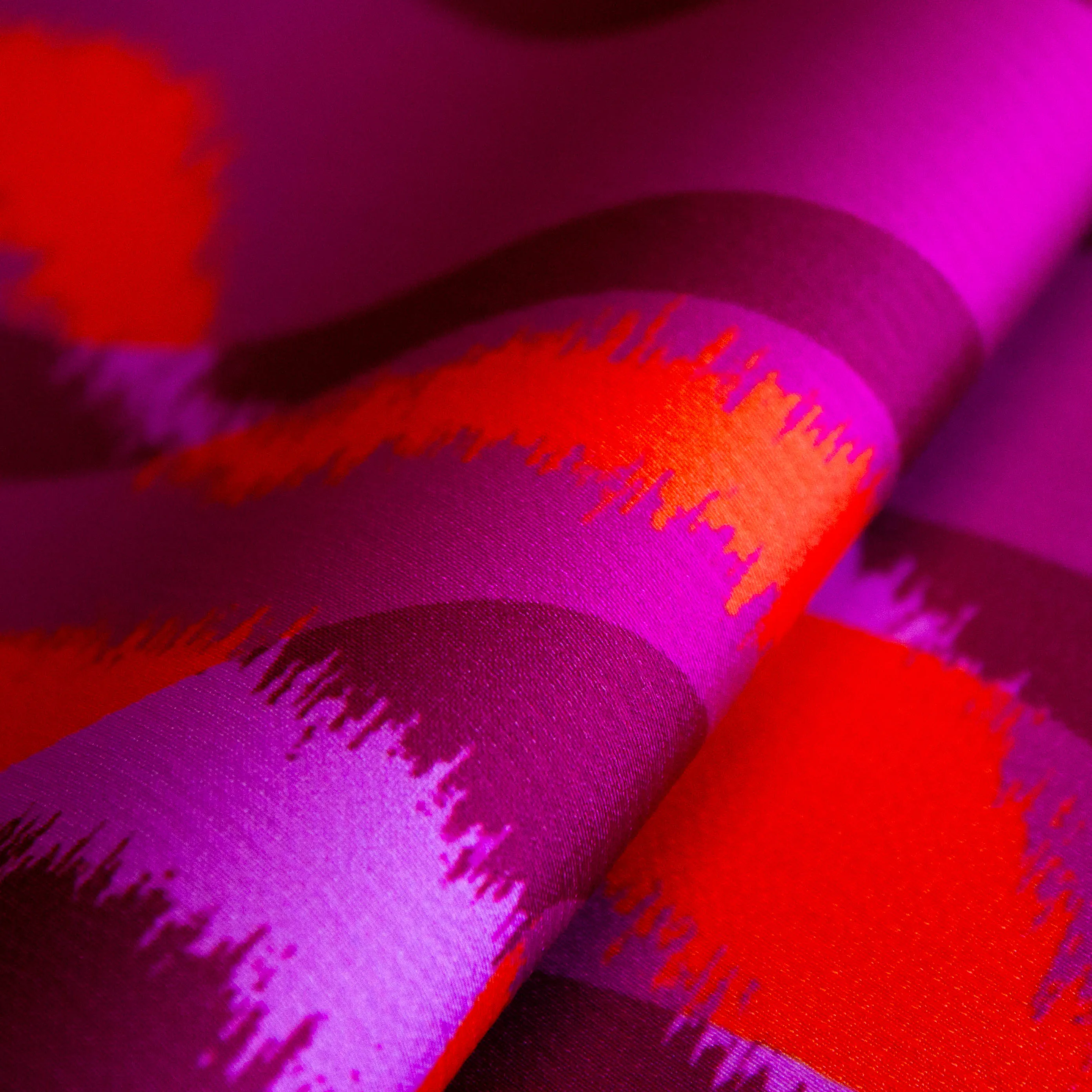 Polyamidemengeling paars met abstract motief - A La Ville