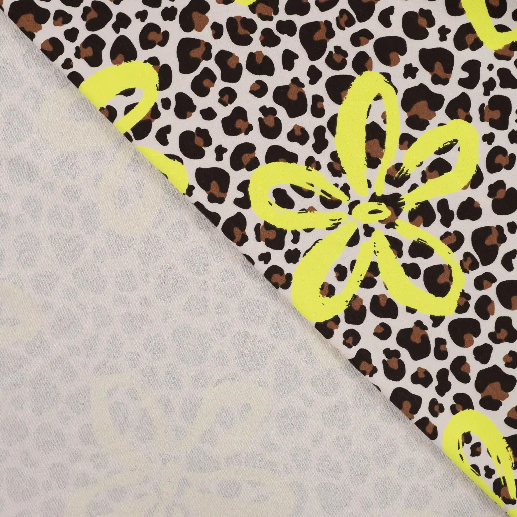 French terry luipaardprint met neon bloemen - Qjutie and the Qjutest - Qjutie & the Qjutest