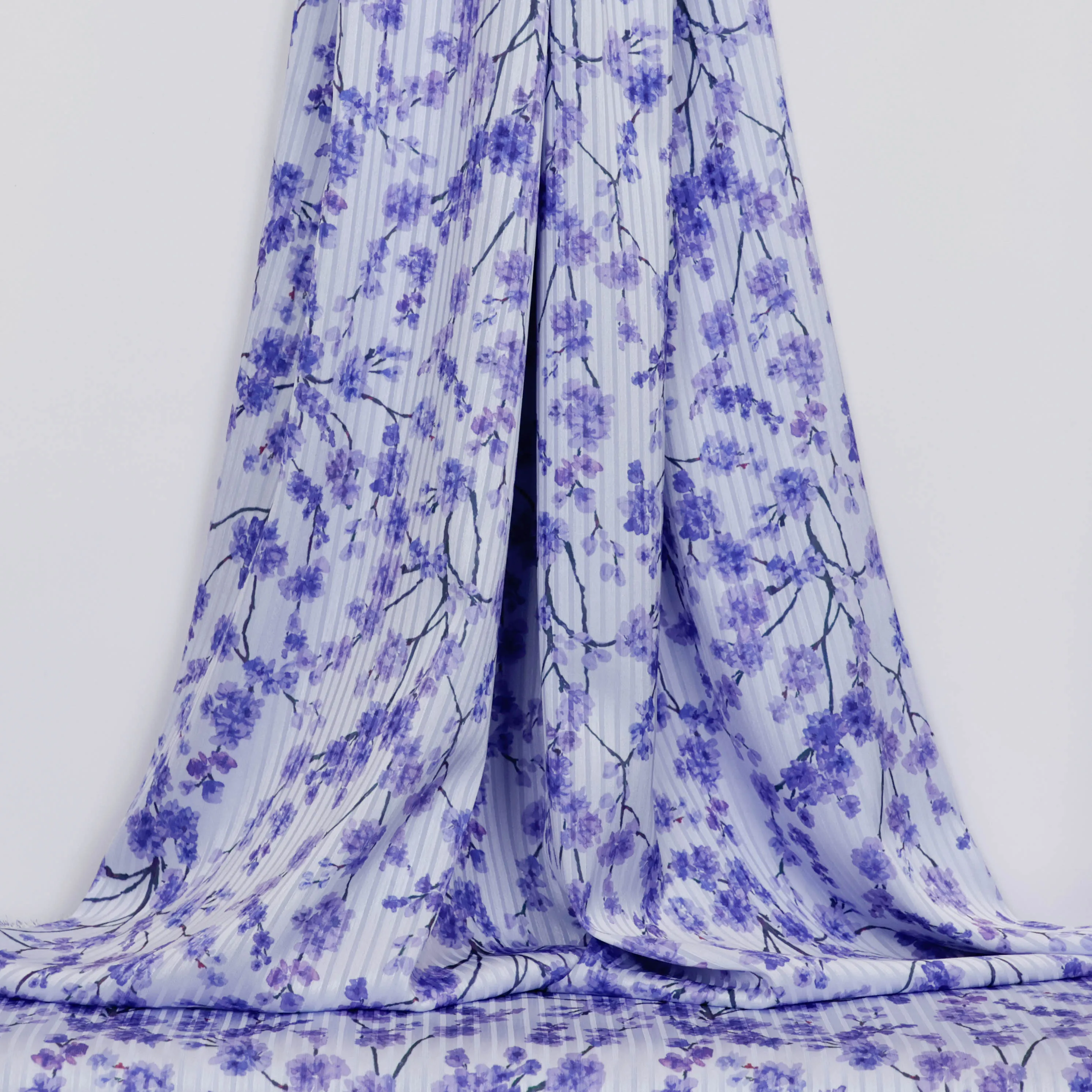 Voile blauwpaars met bloemetjes - Knipmode