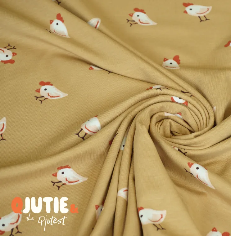 Tricot zacht mosterd met kippetjes - Qjutie & the Qjutest