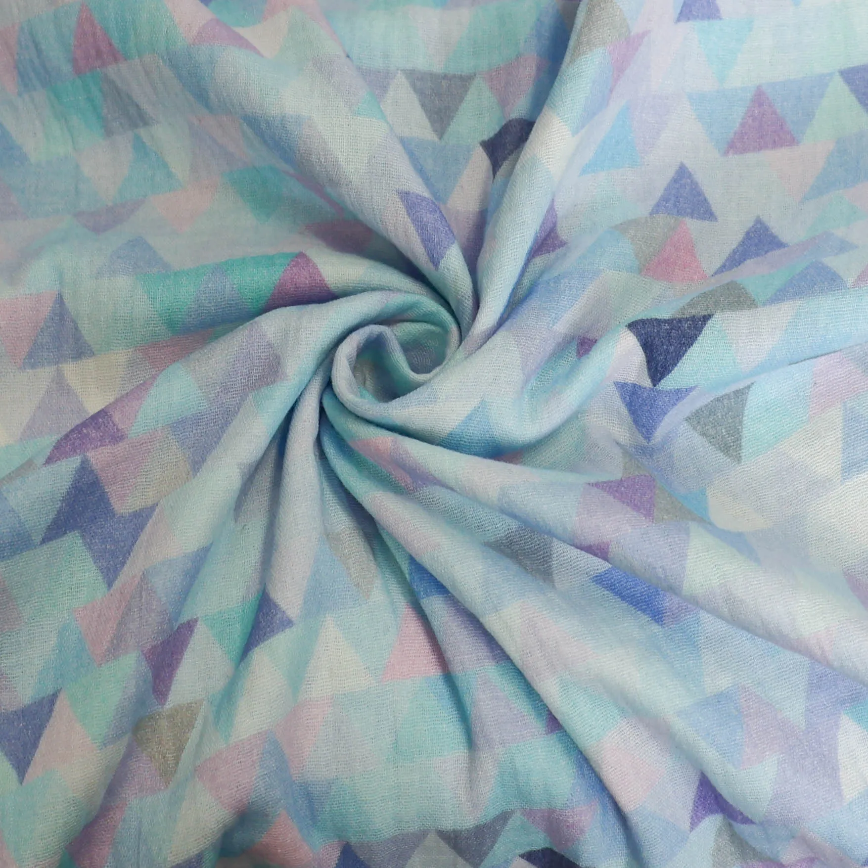 Double gauze blauw met driehoekjespatroon