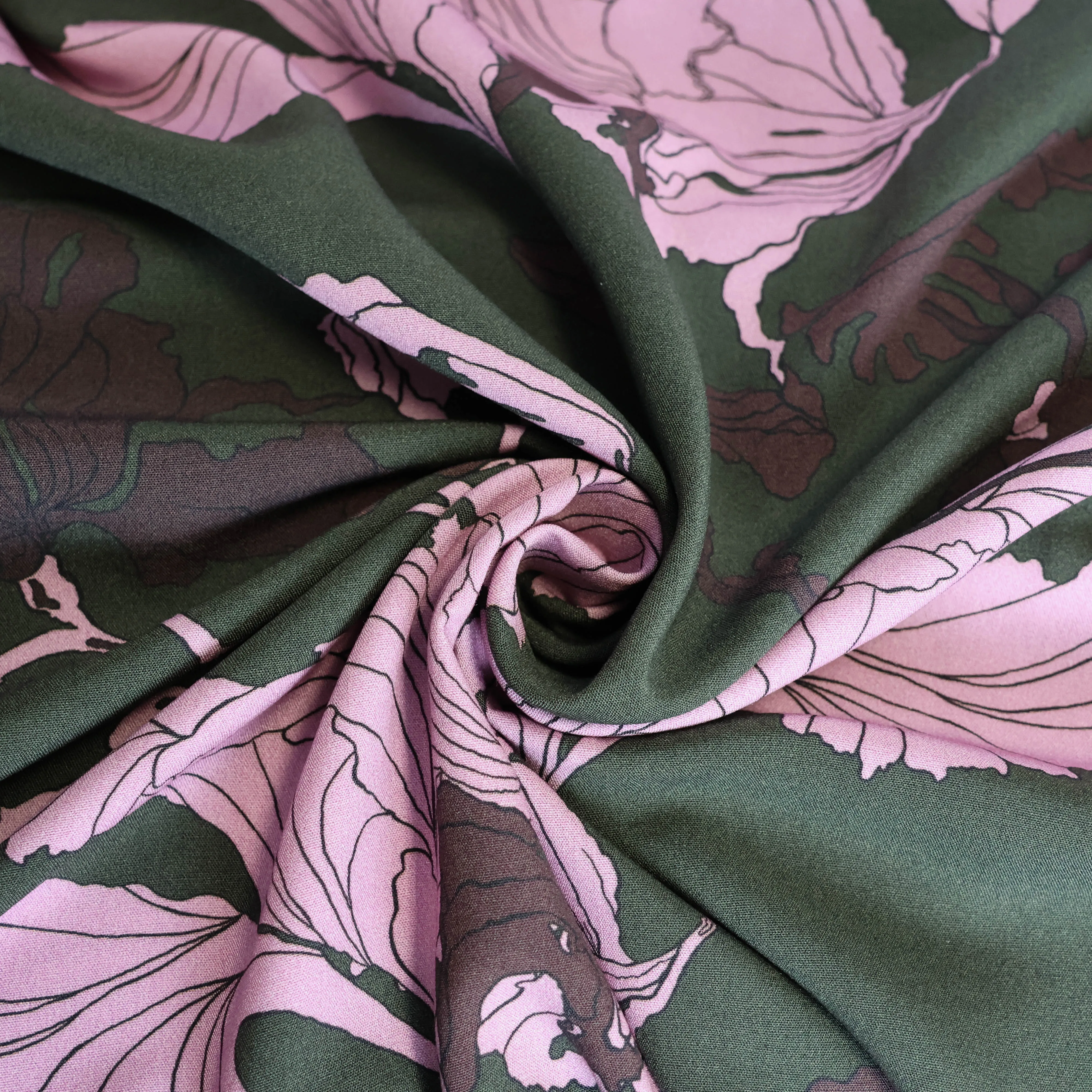 Viscose donkergroen met roze bladeren - A La Ville