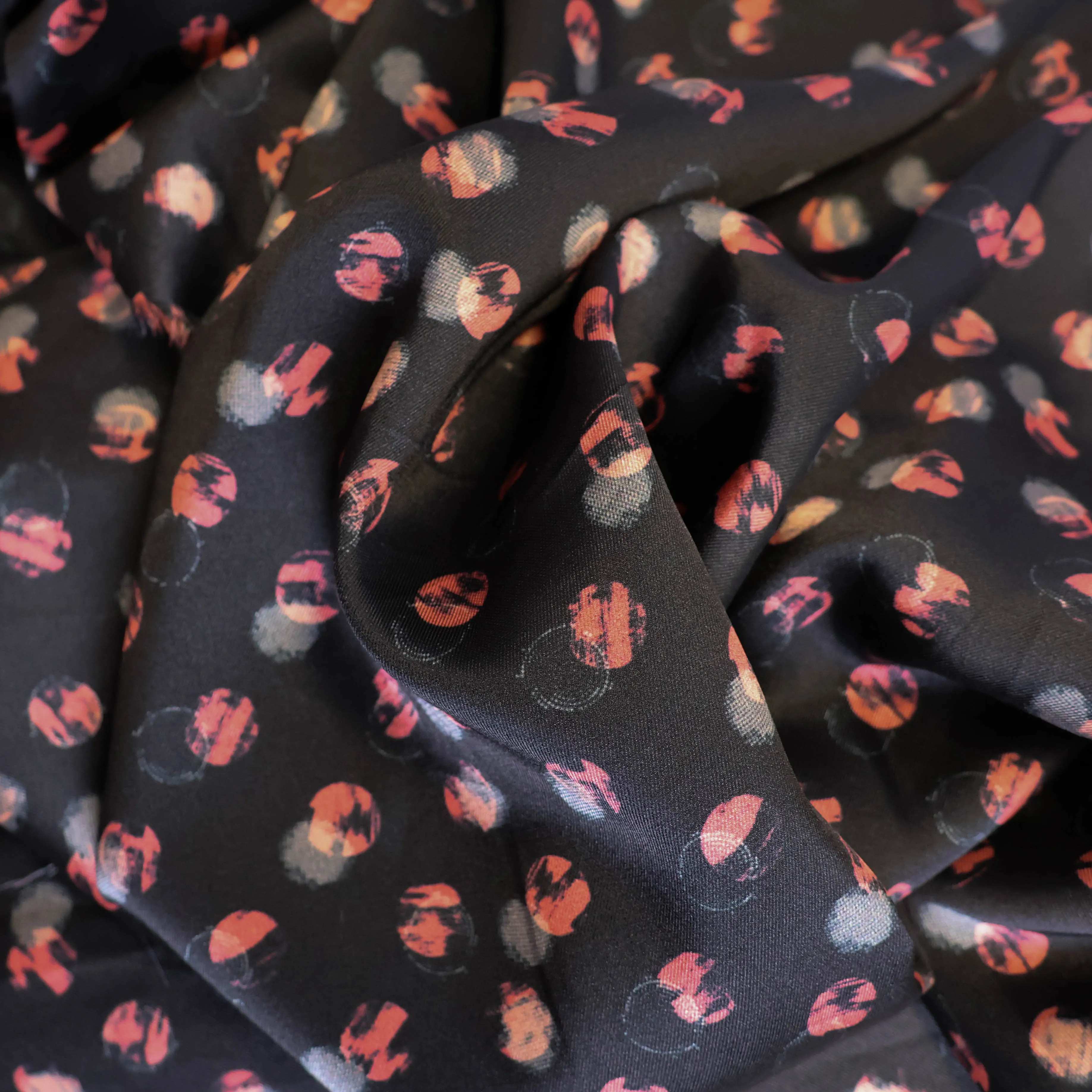 Polyester zwart met bollen - A La Ville