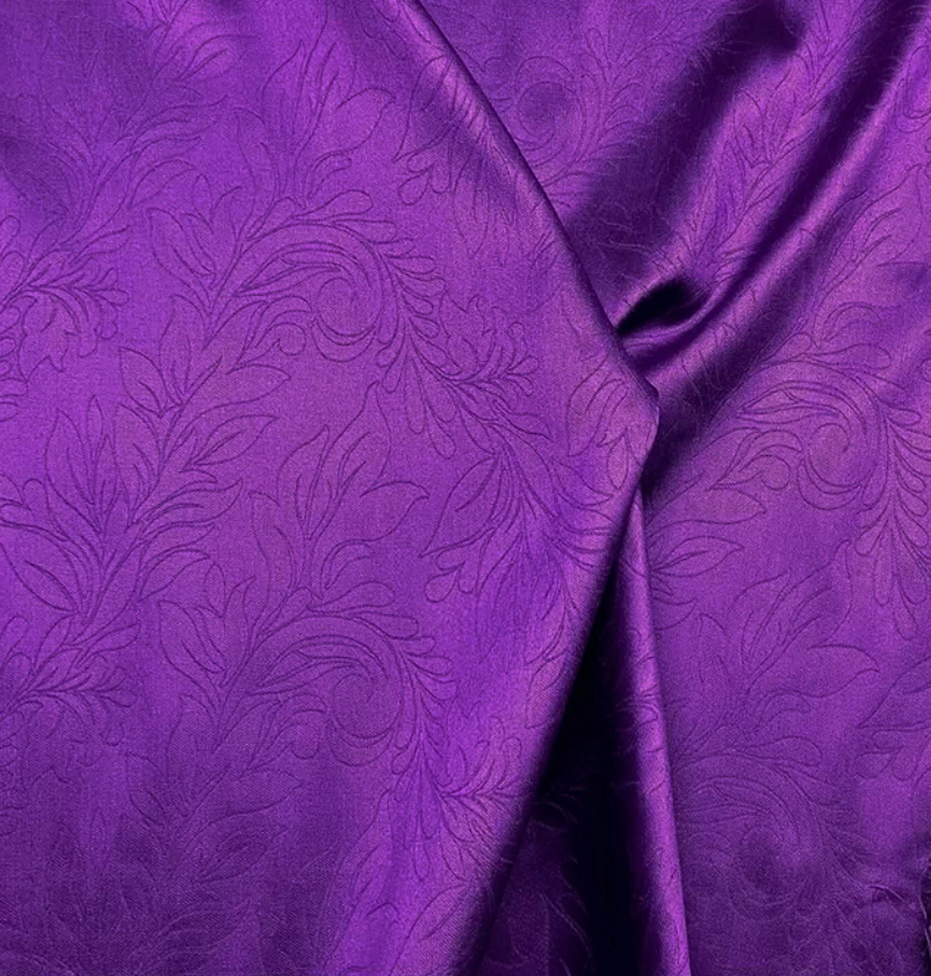 Zijden jacquard paars - Lorré