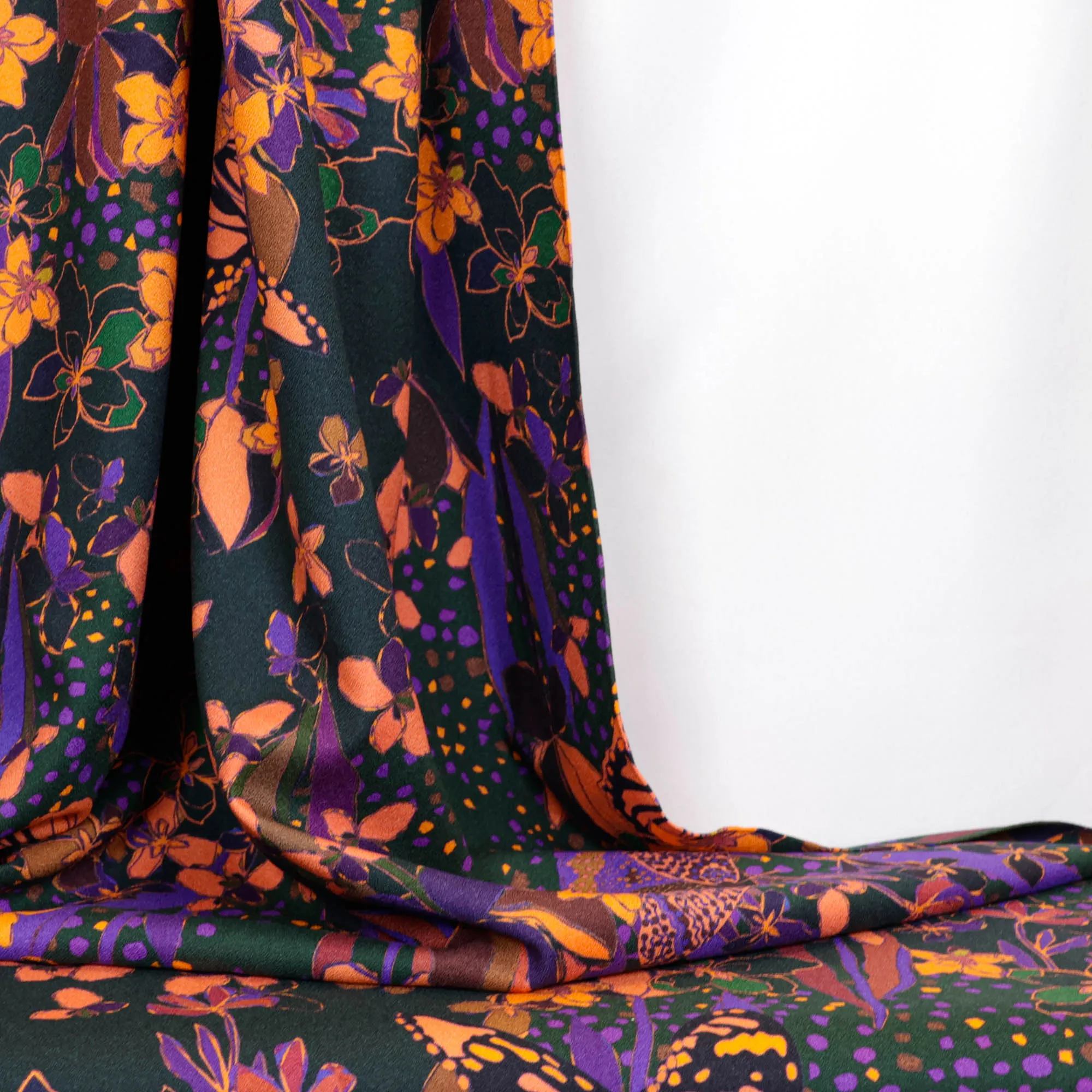 Viscose crêpe paars met bloemenprint - A La Ville