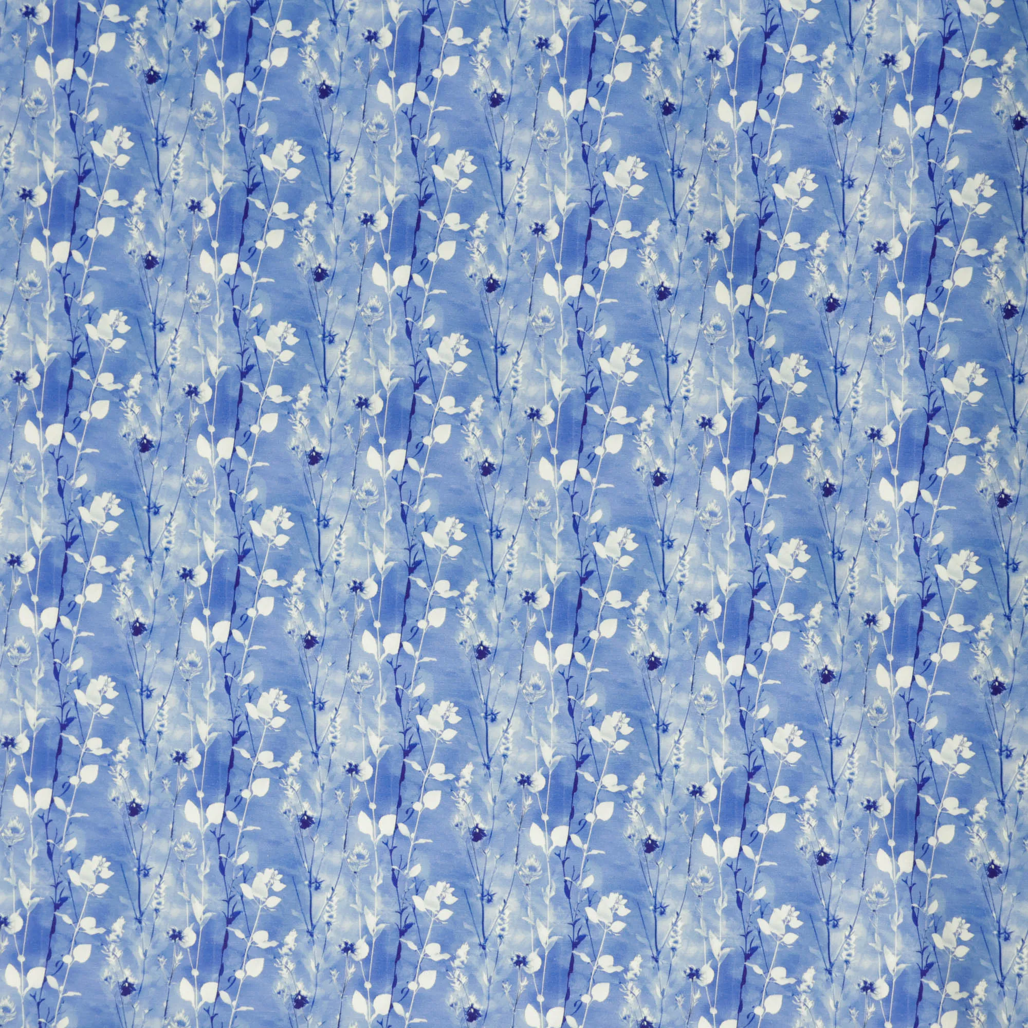French terry blauw met bloemetjes