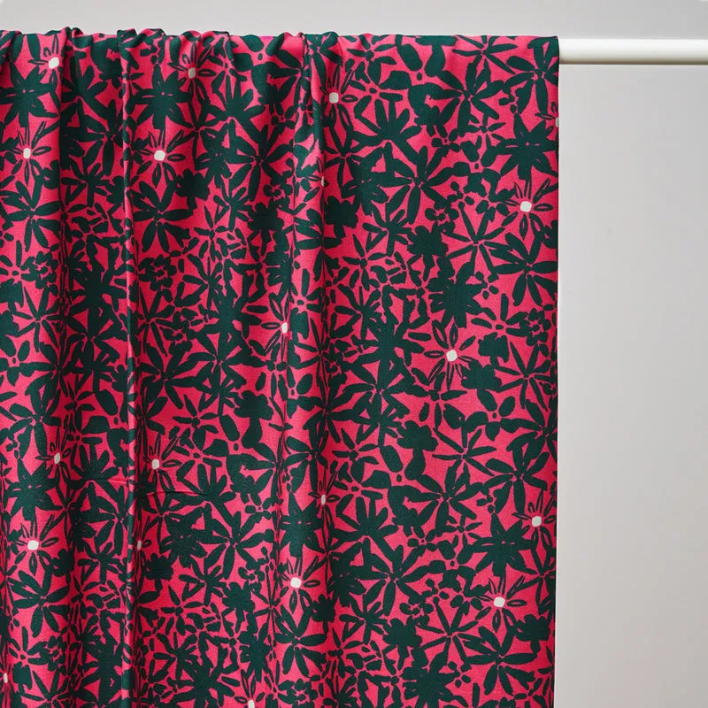 Viscose crêpe fuchsia met donkere 'Pumpkin' bloemen 'Flowery' - Mind The Maker