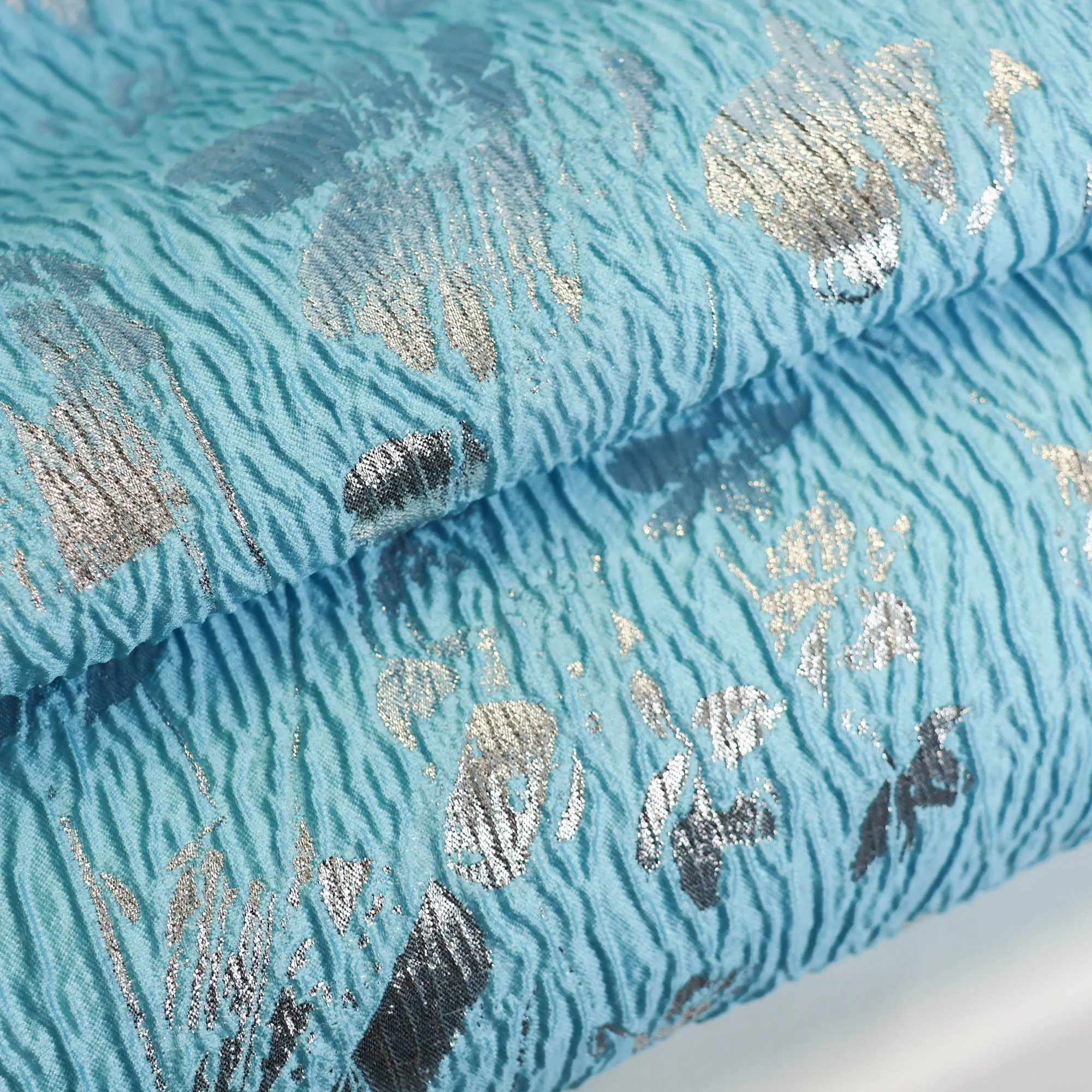 Jacquard reliëf blauw met zilveren bloemen - Lorré