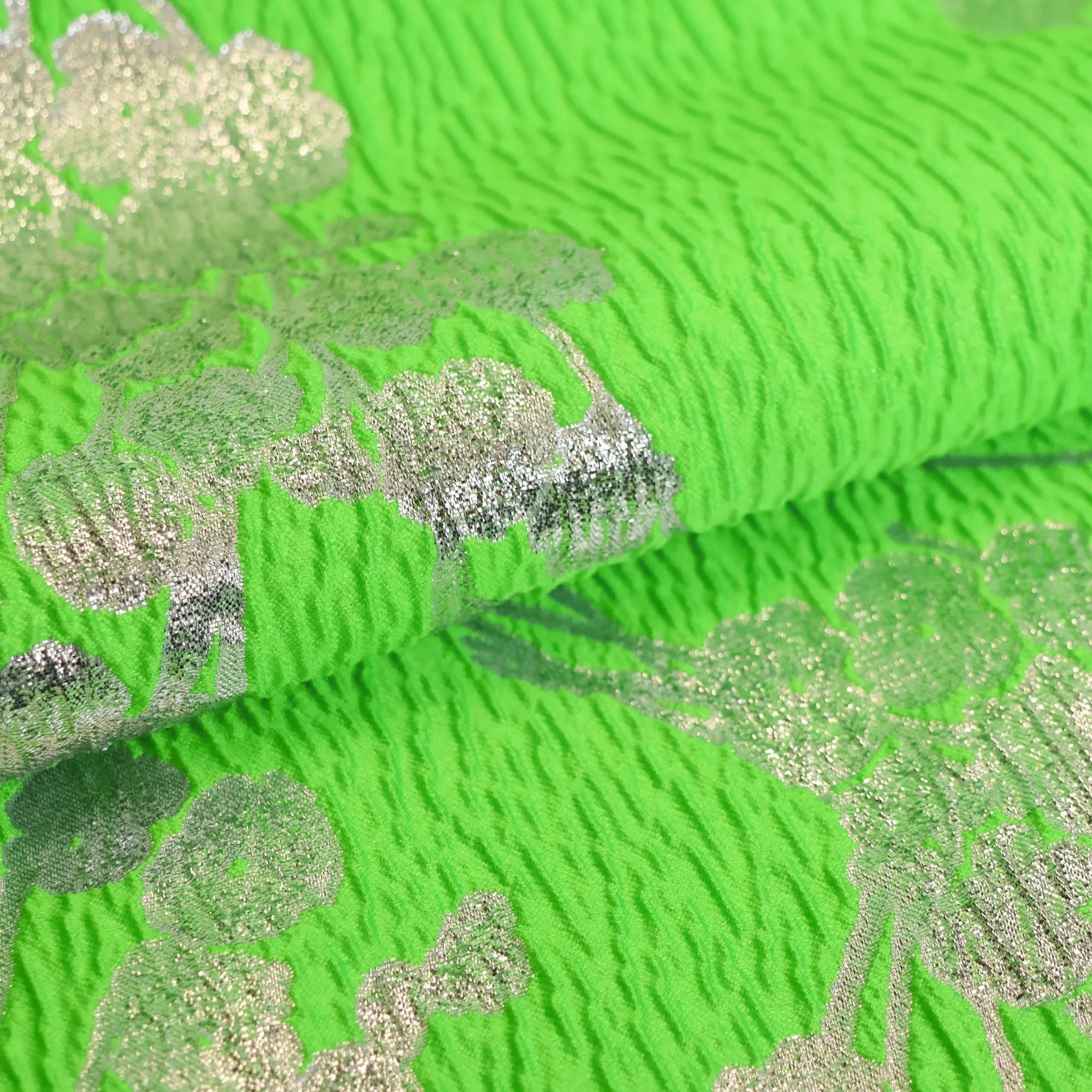 Jacquard reliëf groen met zilveren bloemen - Lorré