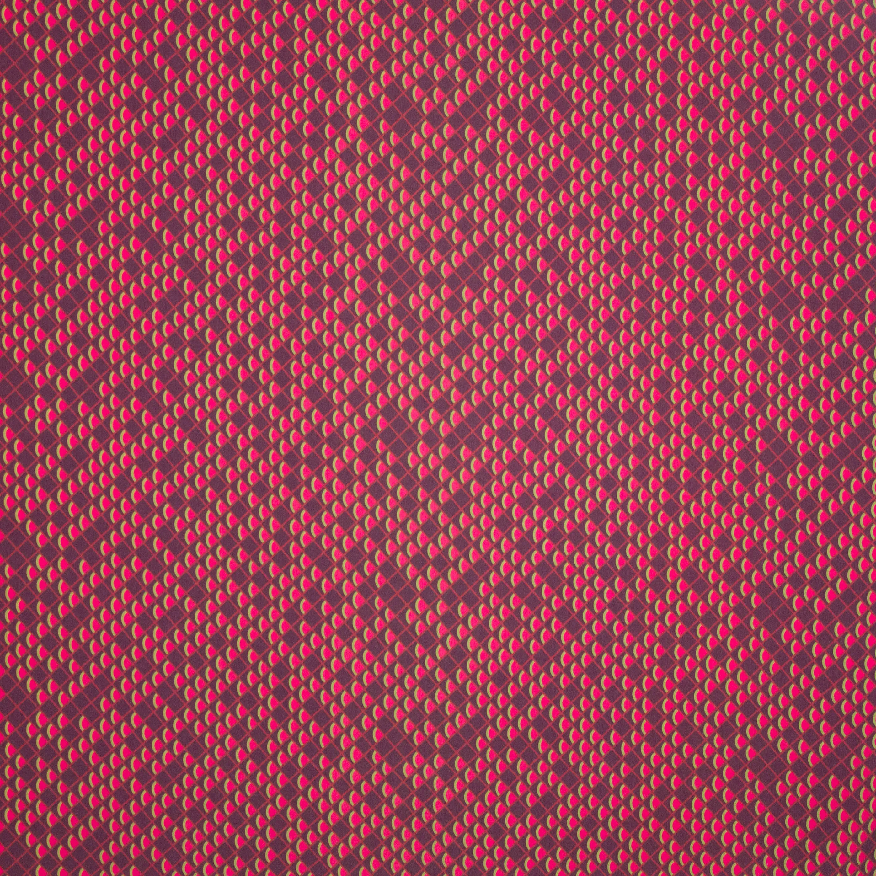 Aubergine viscose met geometrisch watermeloenmotief