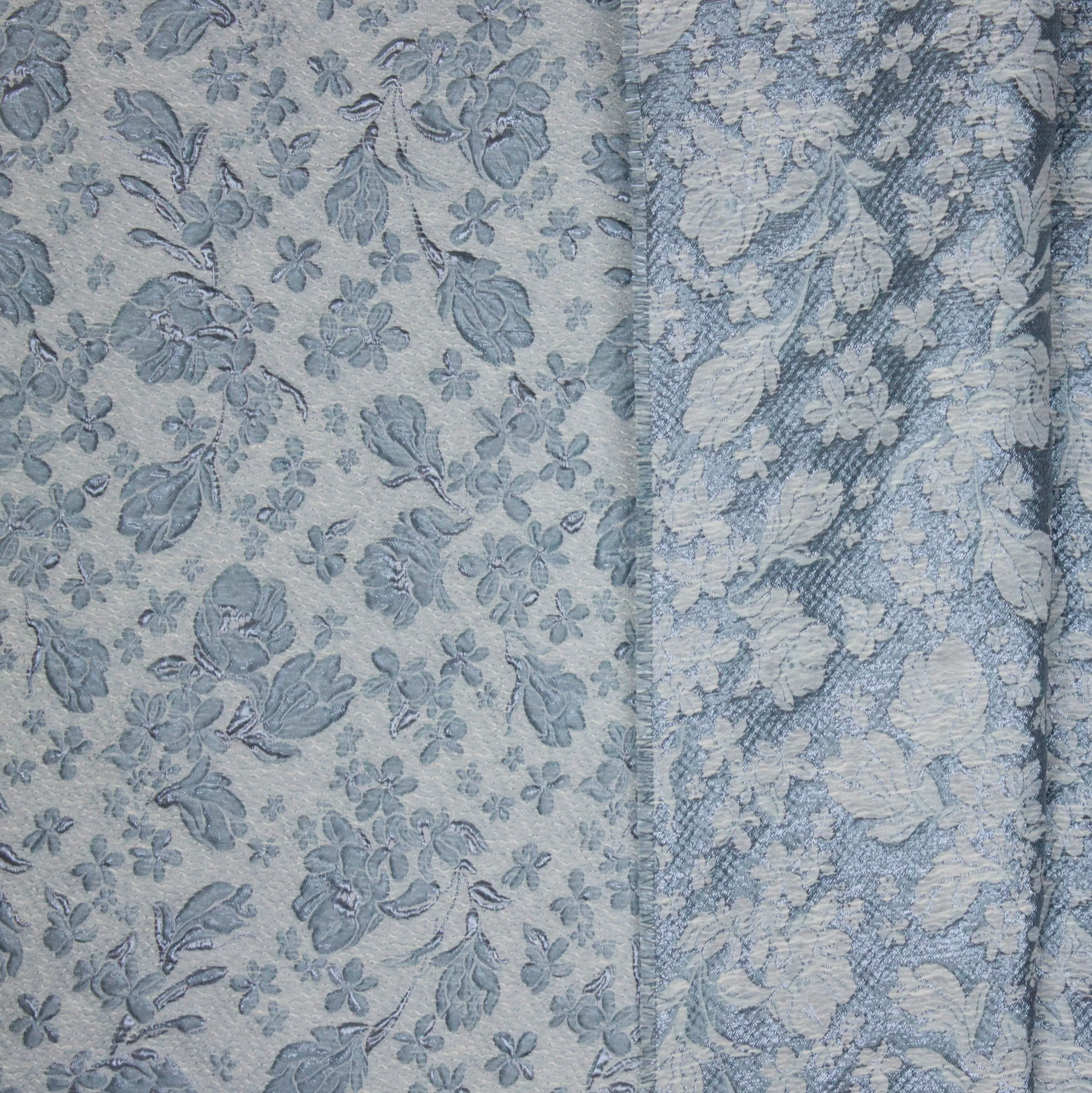 Jacquard double face blauw bloemen motief