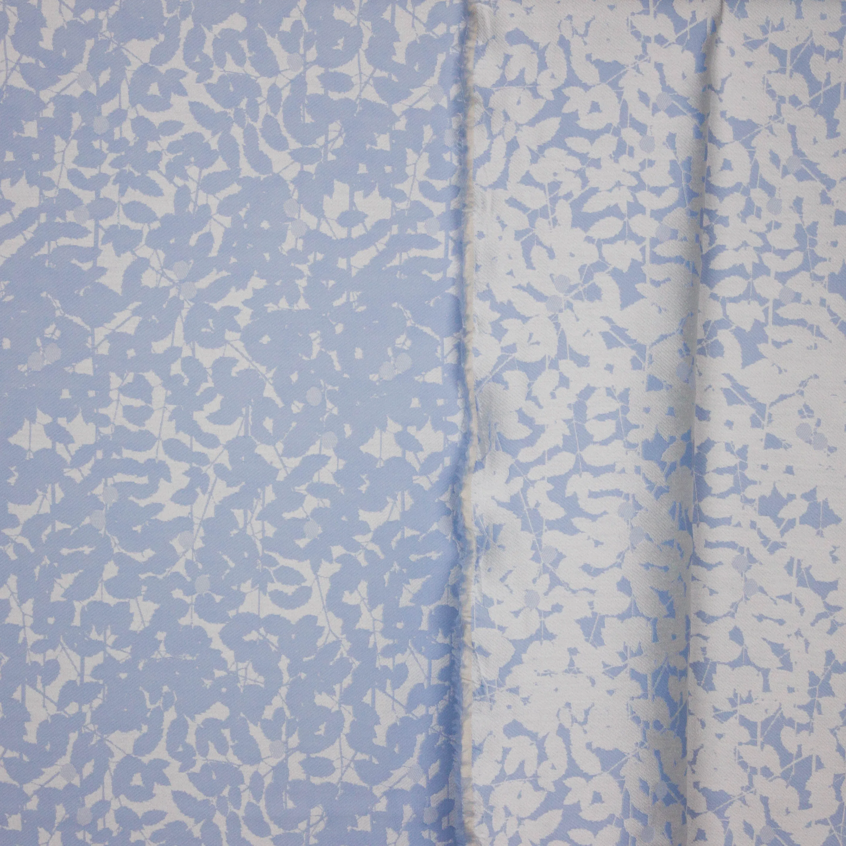 Jacquard double face lila bloemen motief