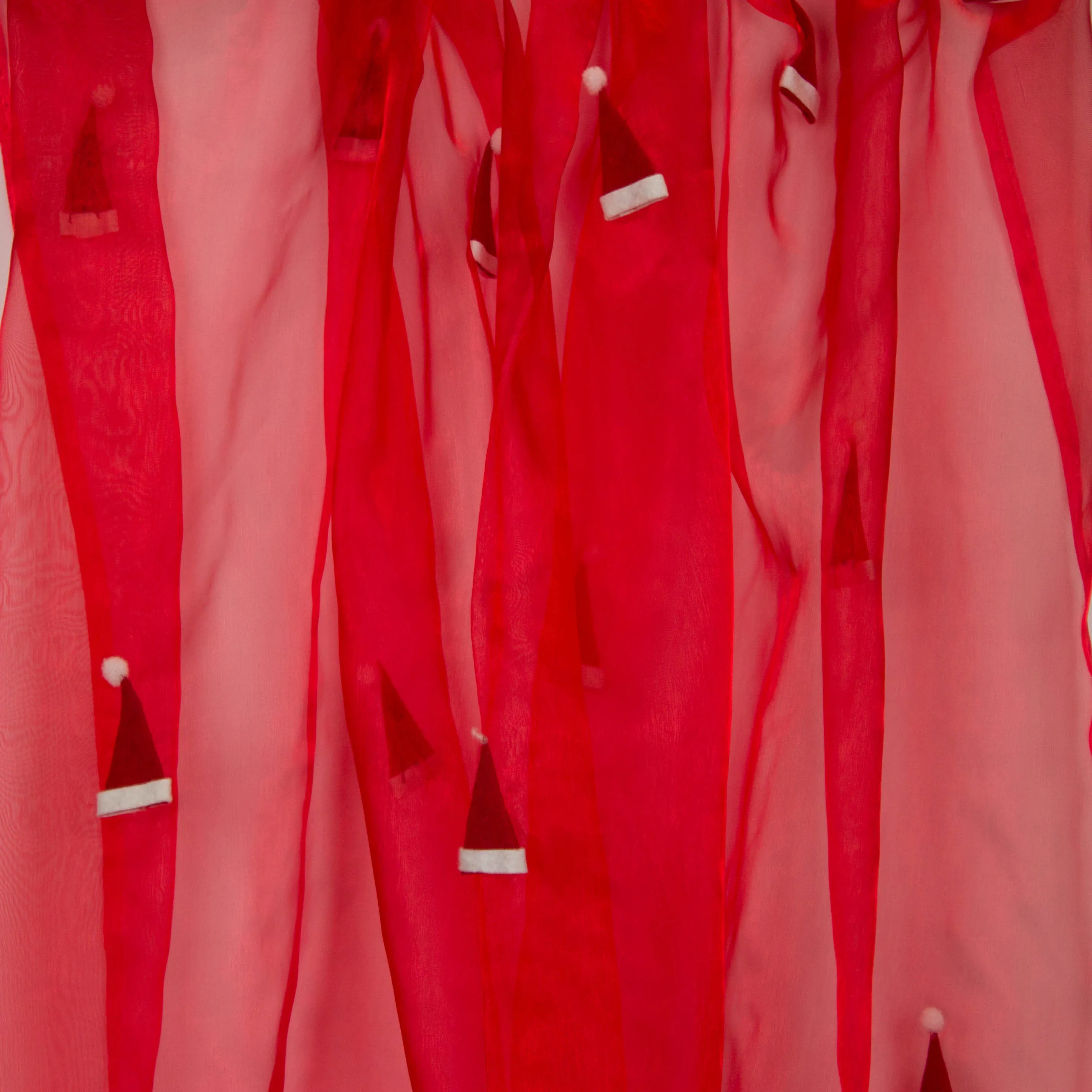 Rode organza met kerstmutsen