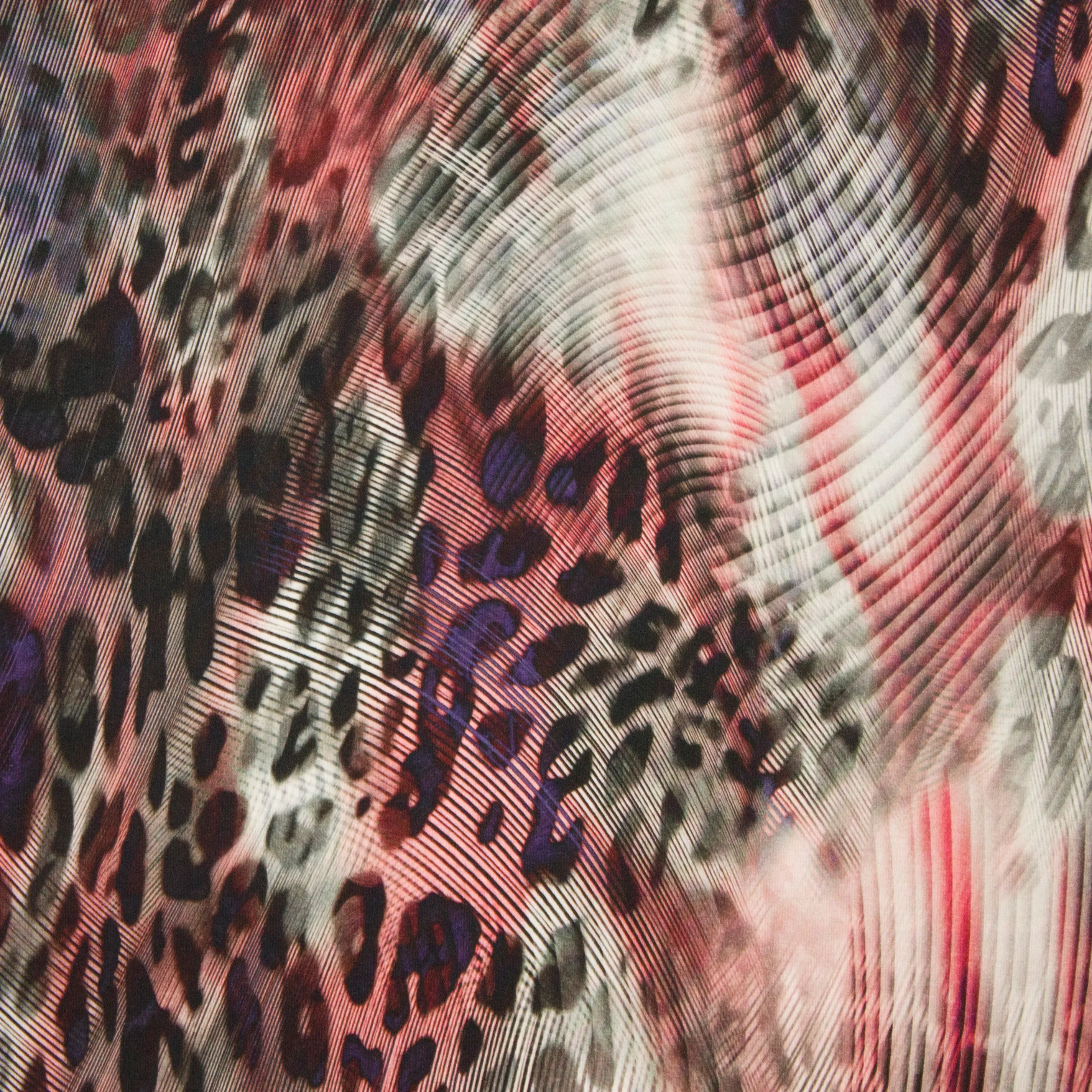 Roze viscosetricot met luipaardprint