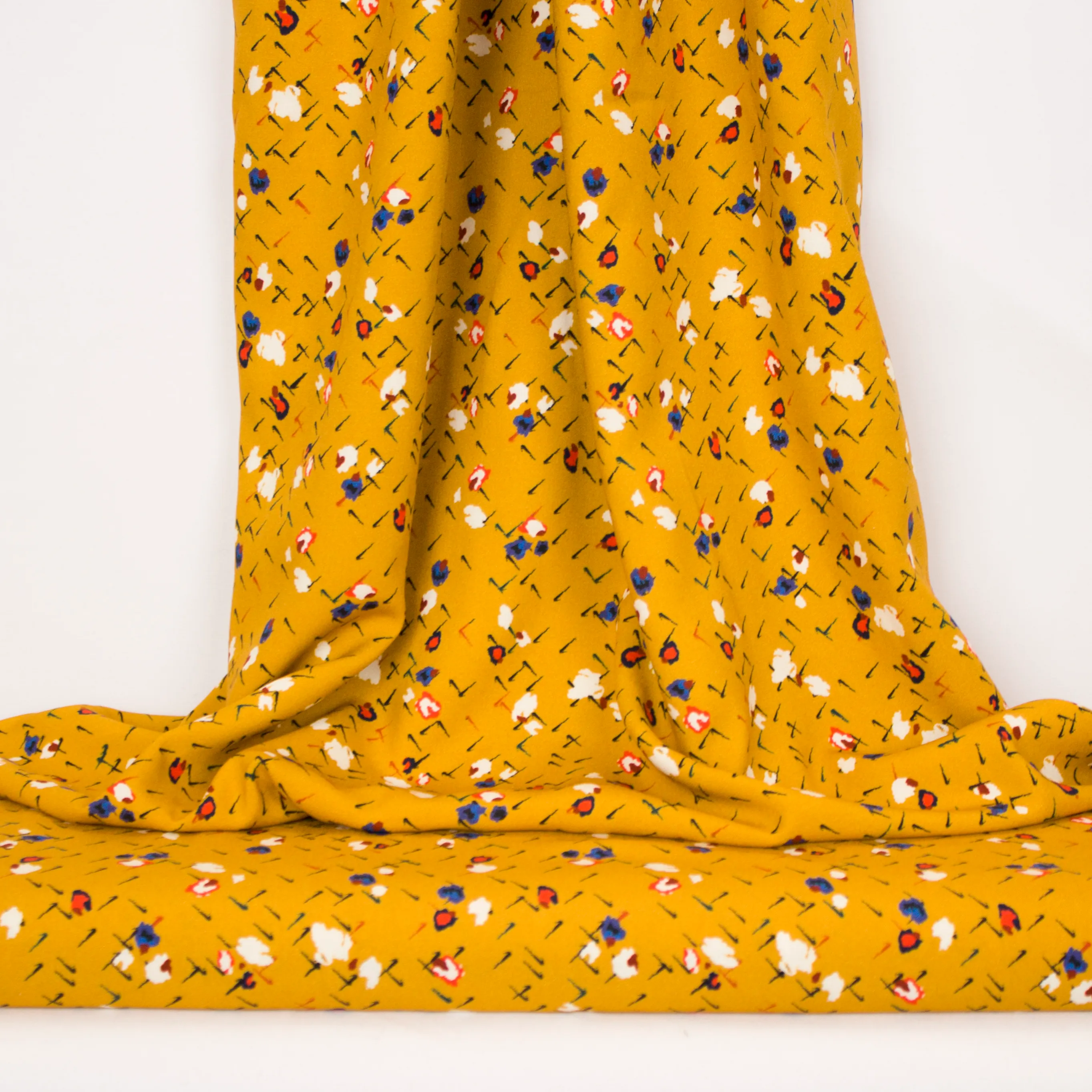 Oker viscose met streepjes en vlekken - Fibre Mood