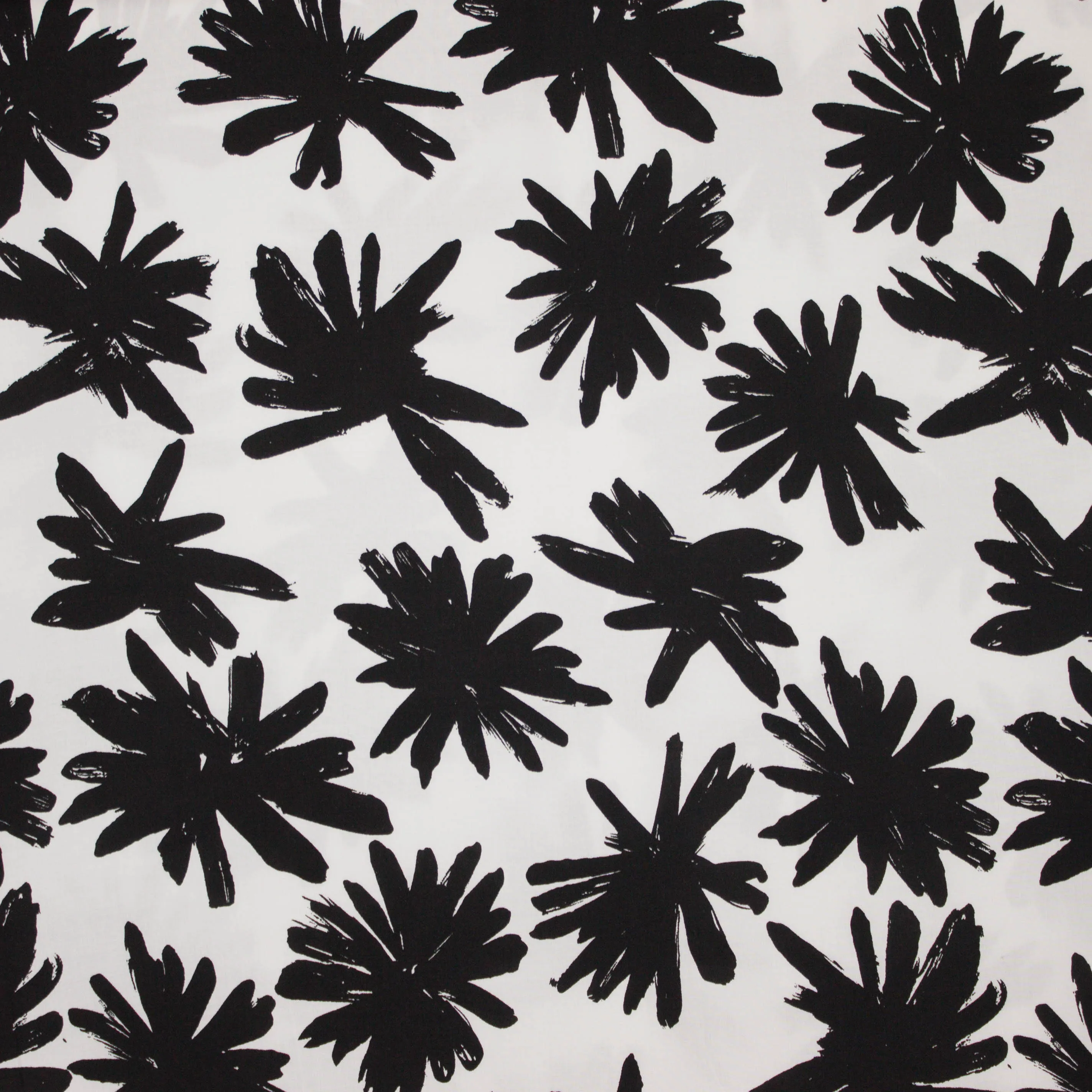 Ecru viscose met zwarte bloemen