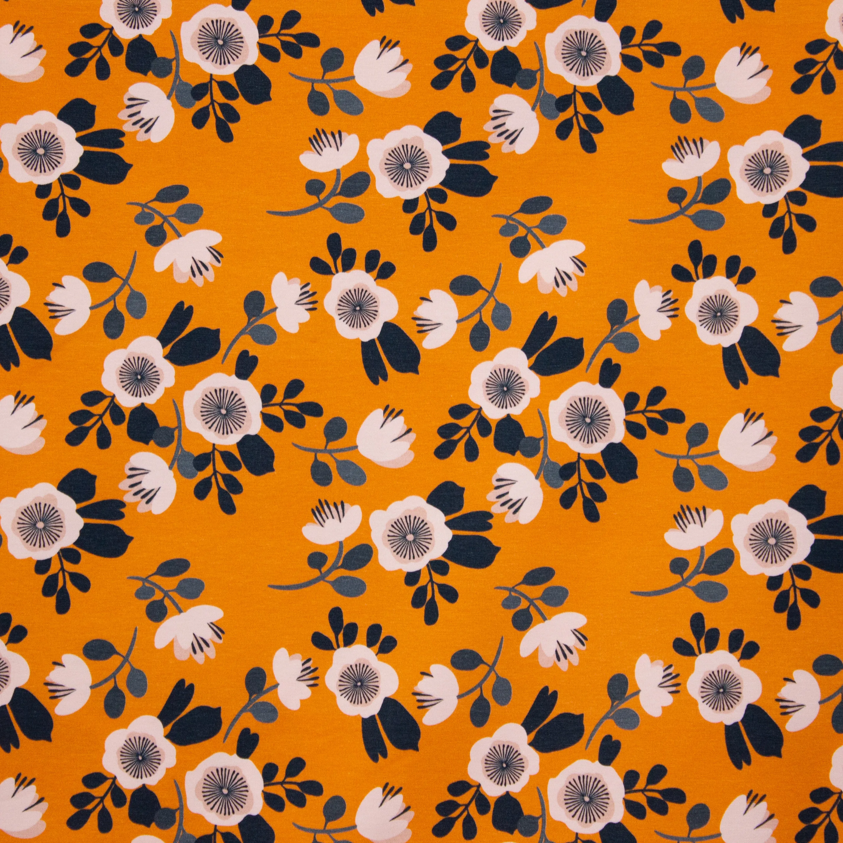 Oranje Tricot met Bloemen